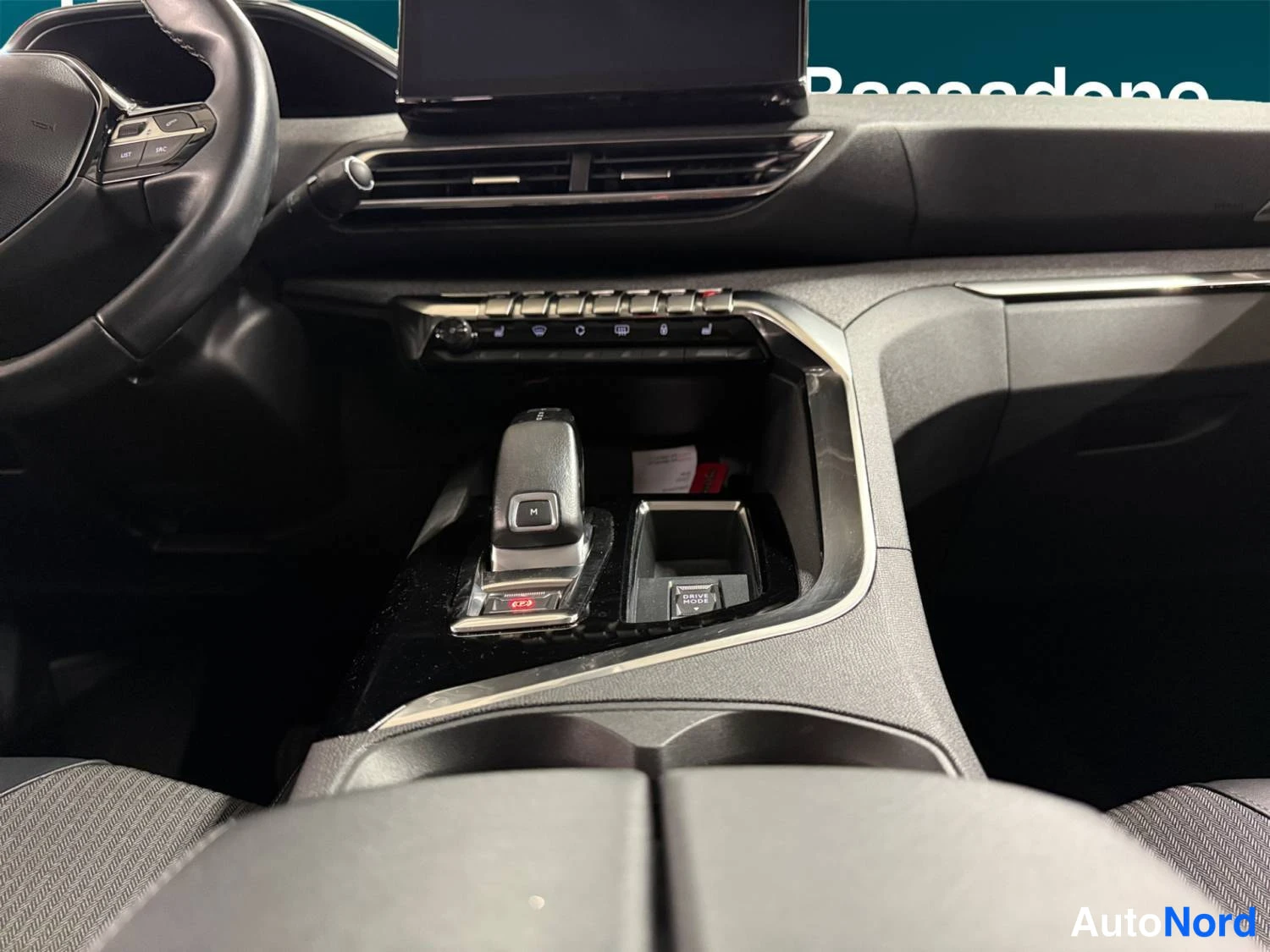 Musta Peugeot 3008 2021, yksityiskohta, kuva 15