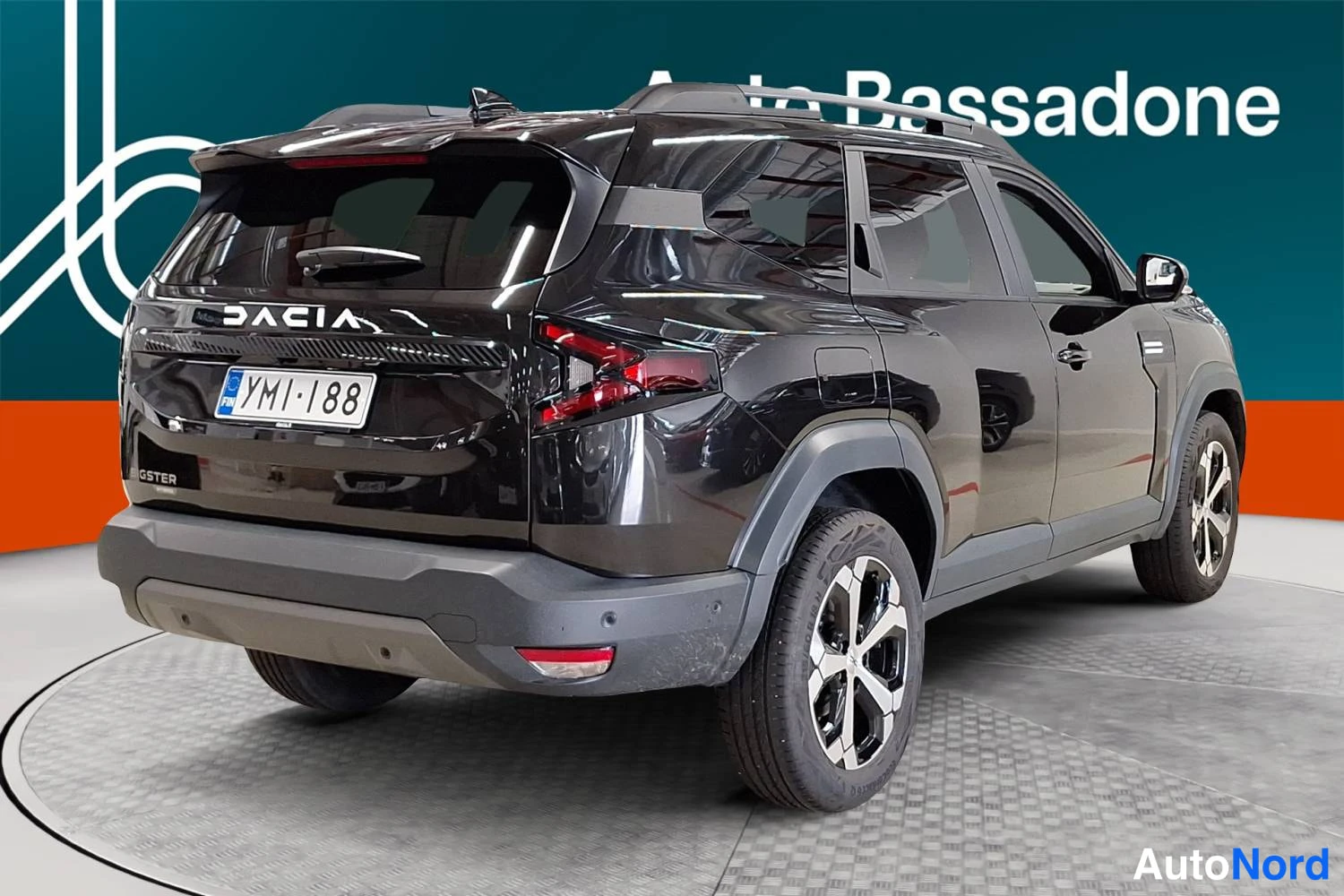 Musta Dacia Bigster 2026, takaviisto, kuva 7