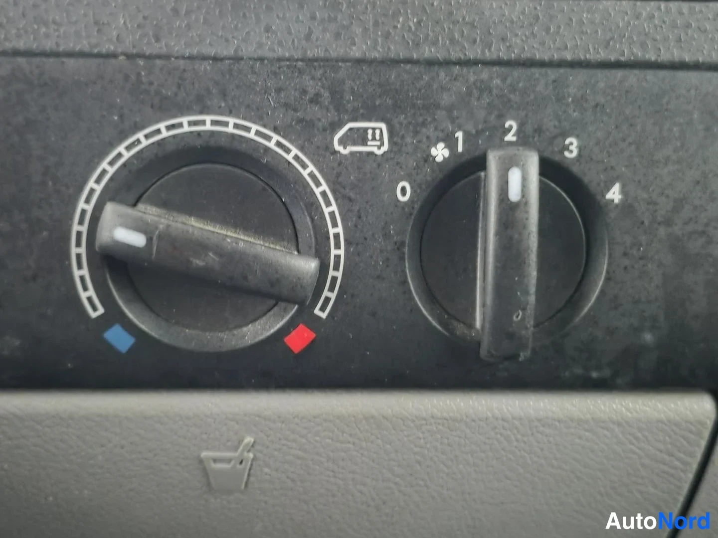 Hopea Volkswagen Transporter 2013, yksityiskohta, kuva 22