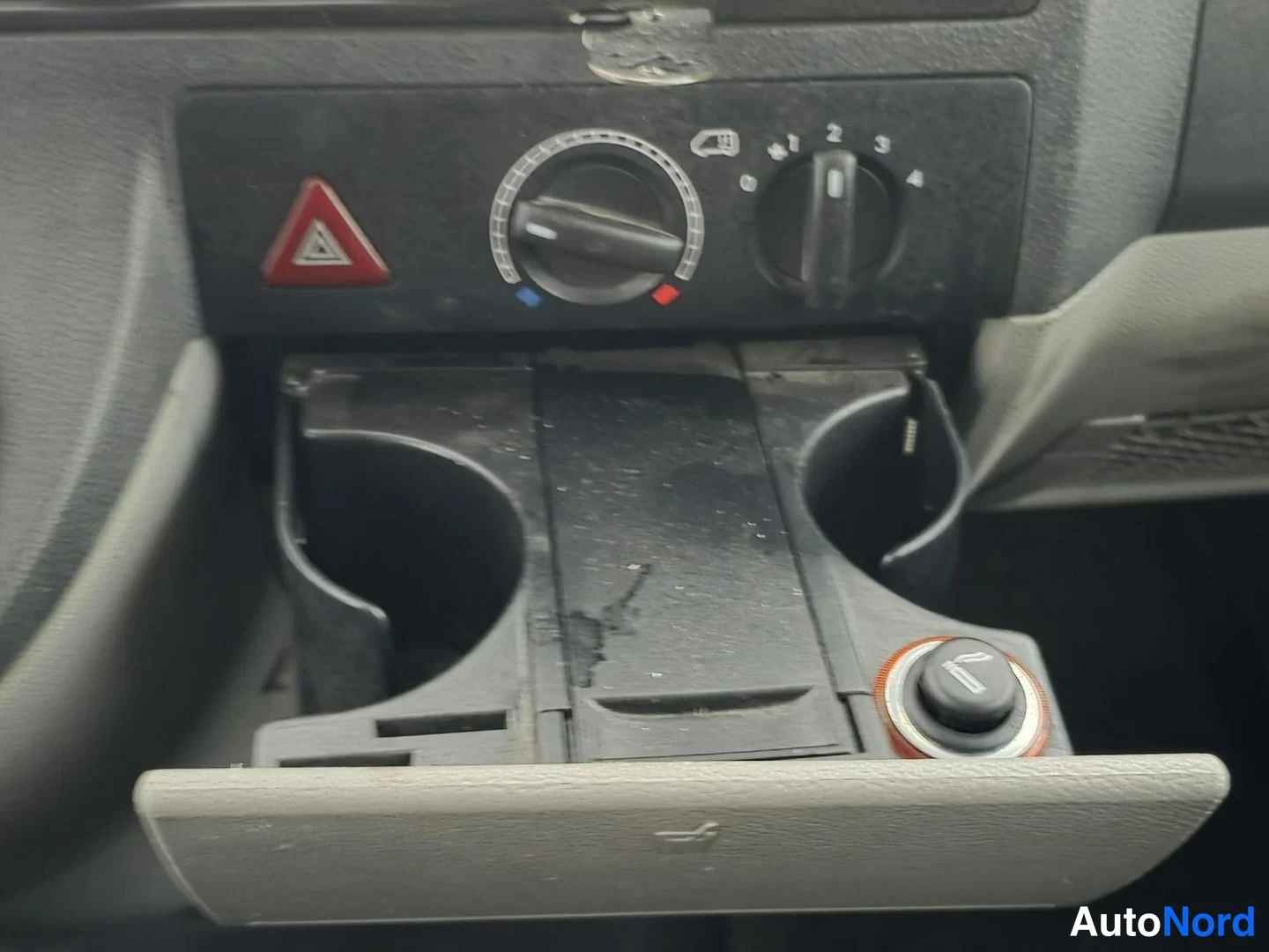 Hopea Volkswagen Transporter 2013, yksityiskohta, kuva 23
