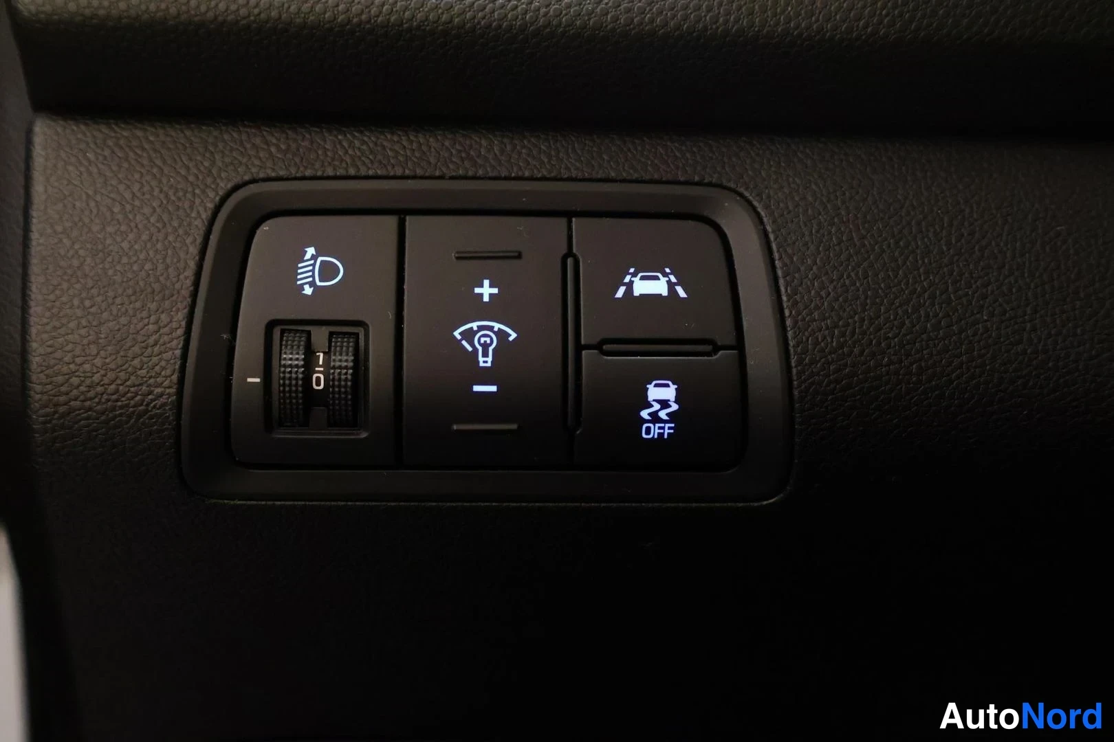 Valkoinen Hyundai i20 2019, yksityiskohta, kuva 13
