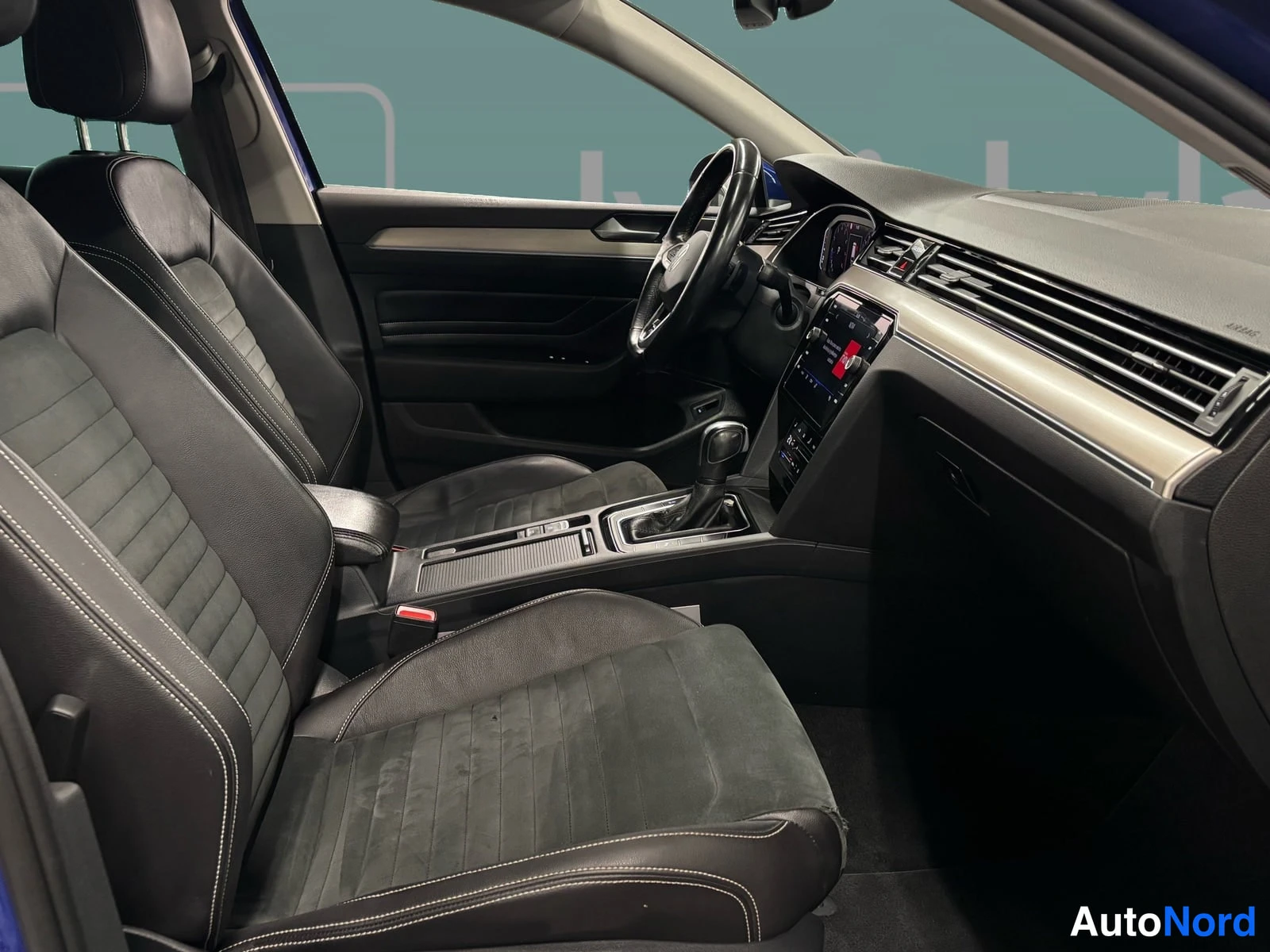 Vihreä Volkswagen Passat 2022, kuva 33