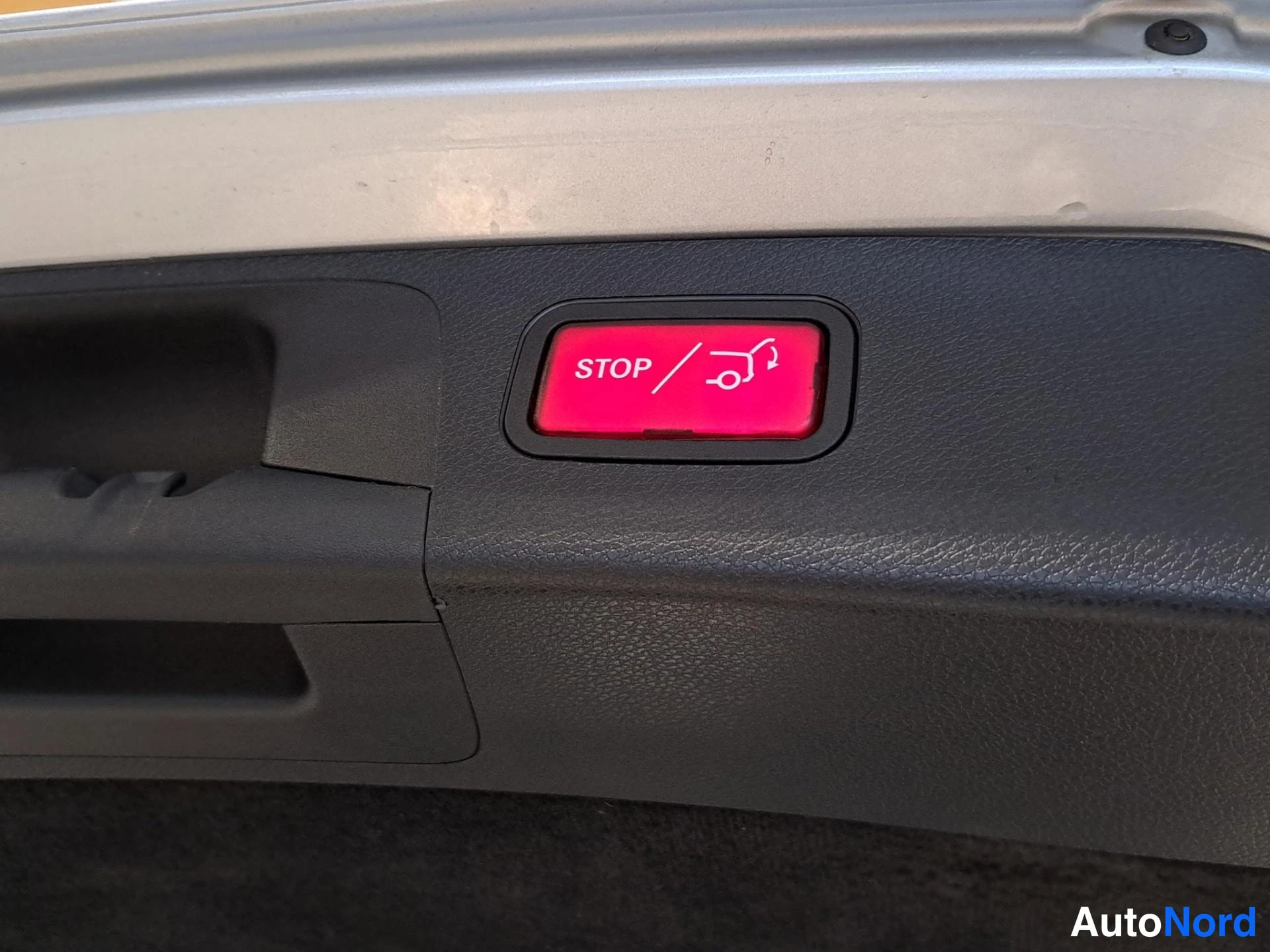 Silver Mercedes-Benz E 220 d 2023, detalj, bild 13