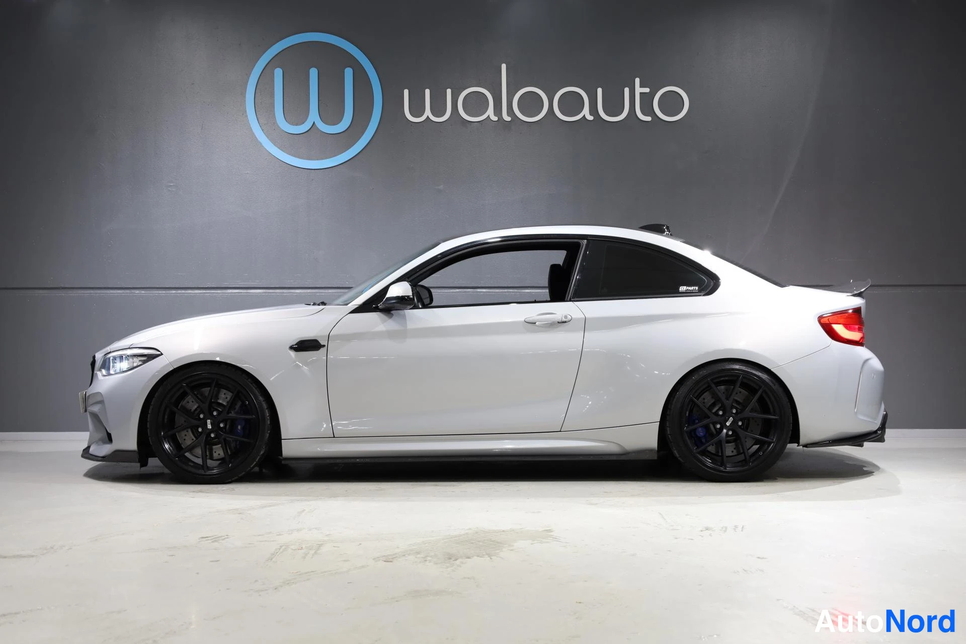 Turkoosi BMW M2 2019, sivulta, kuva 6