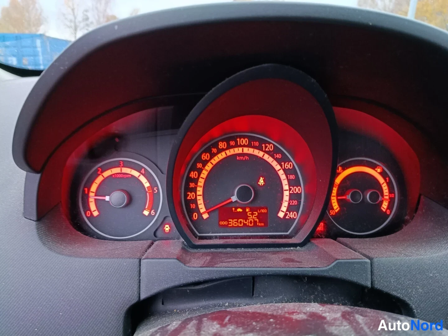 Red Kia Ceed 2010, detail, photo 3