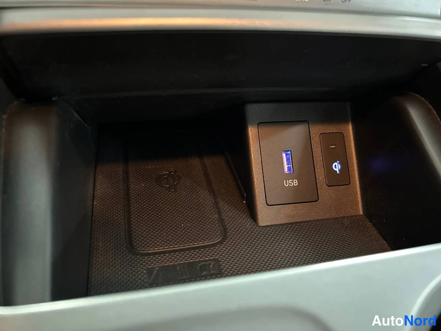 Valkoinen Hyundai Kona electric 2021, yksityiskohta, kuva 22