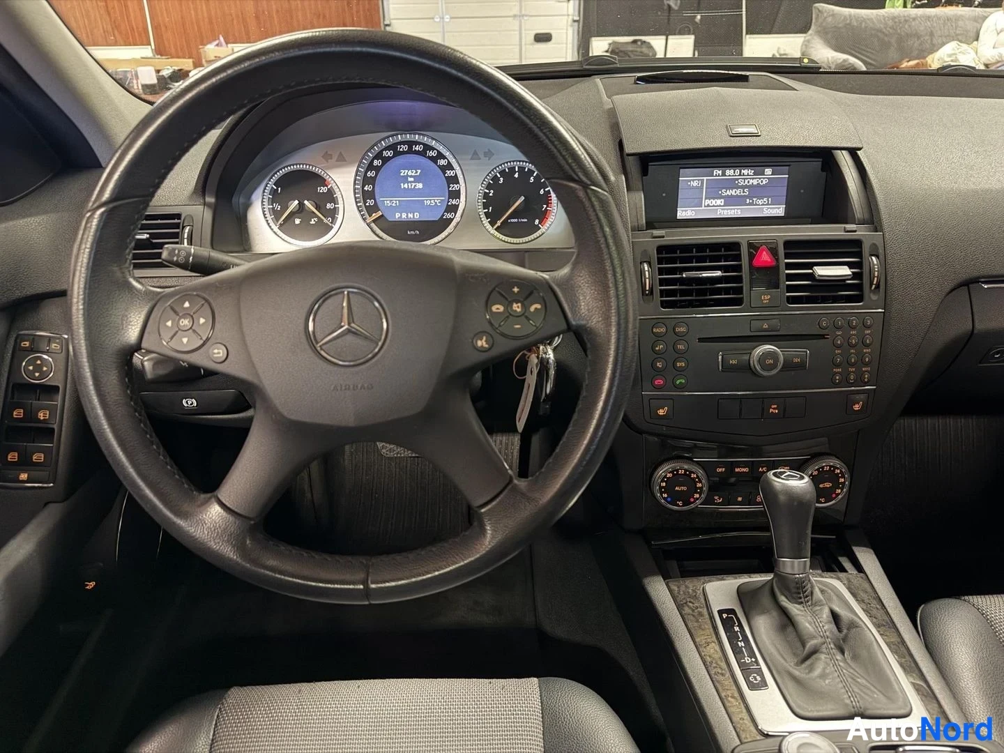 Harmaa Mercedes-Benz C 200 2007, ohjaamo, kuva 14