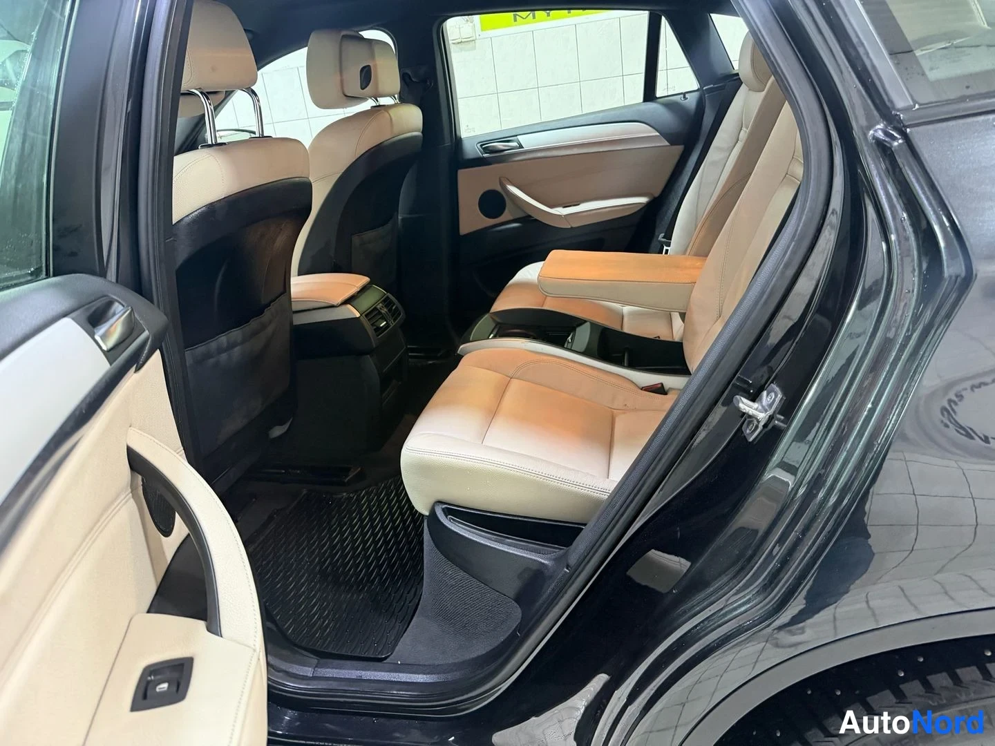 Musta BMW X6 xDrive30d 2011, takaistuimet, kuva 21