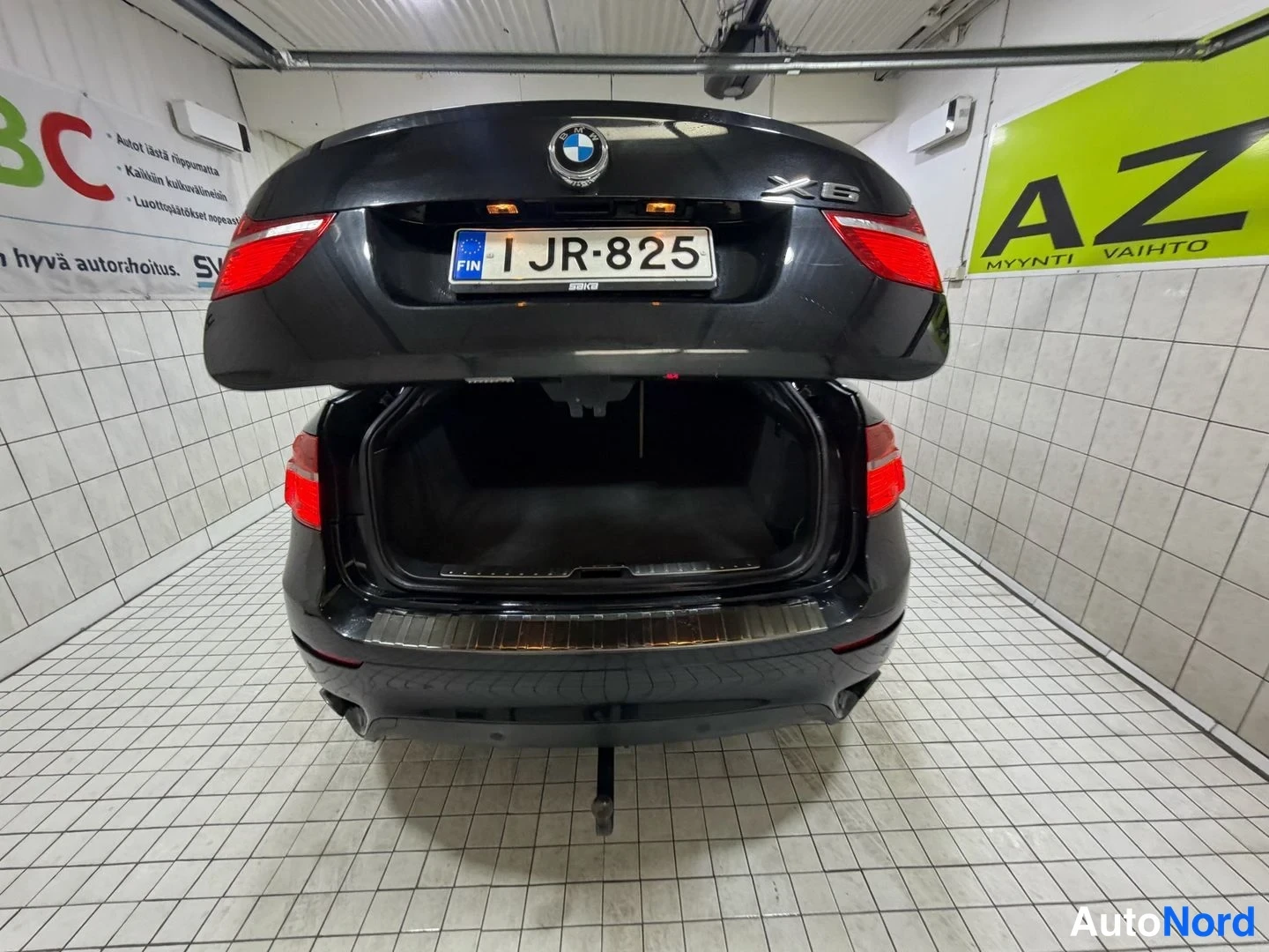 Musta BMW X6 xDrive30d 2011, takaa, kuva 11