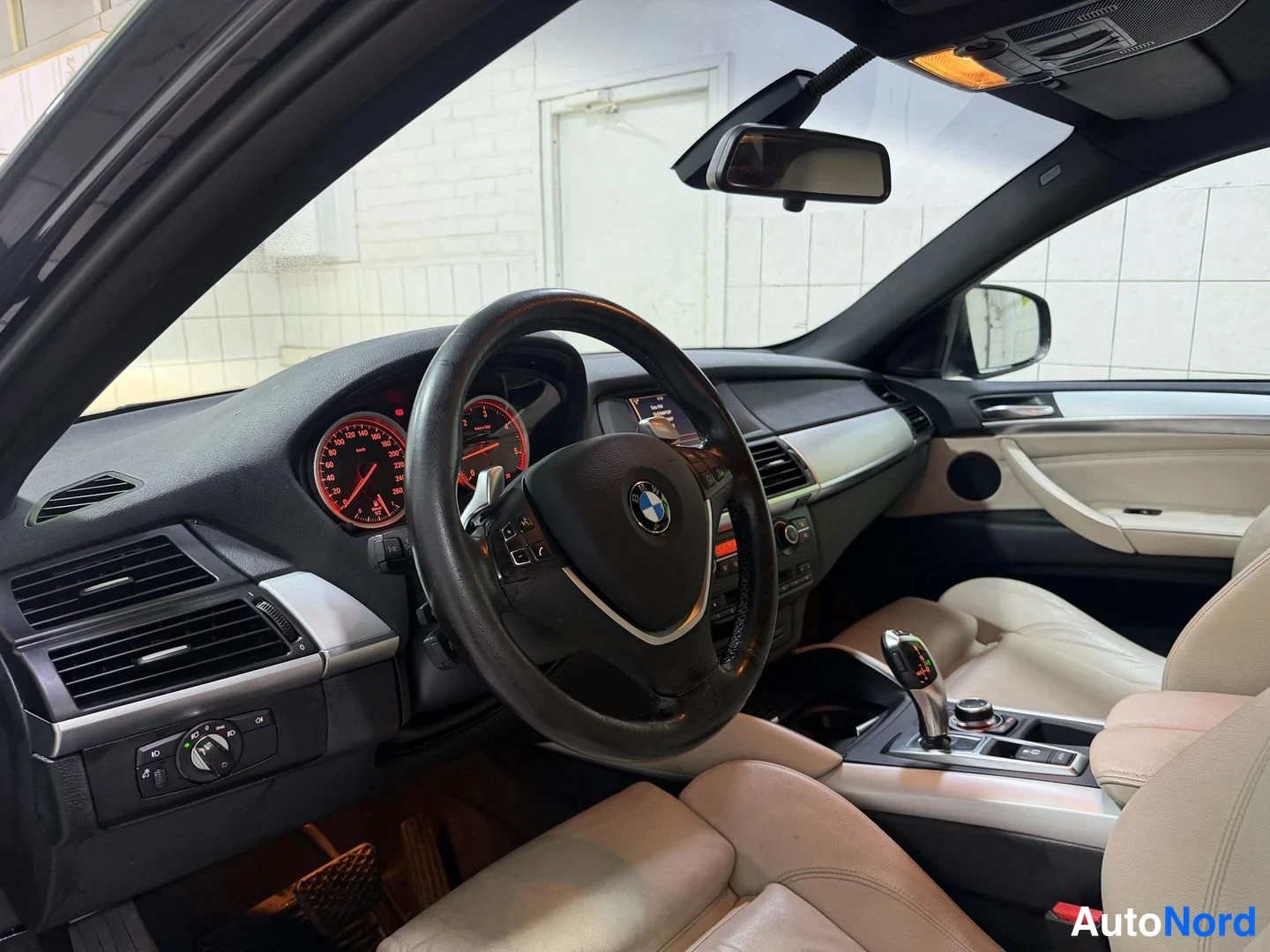 Musta BMW X6 xDrive30d 2011, ohjaamo, kuva 14