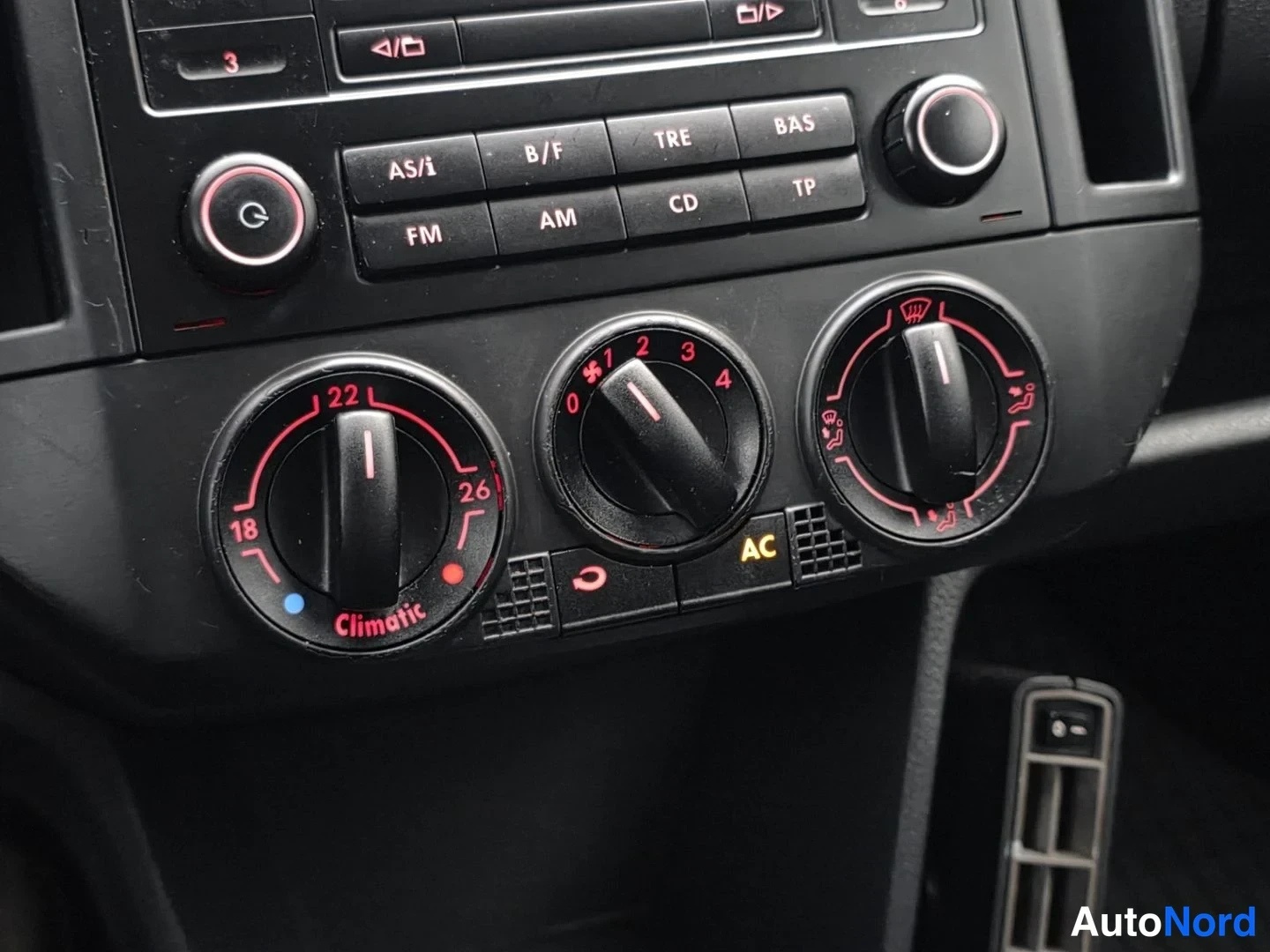 Harmaa Volkswagen Polo 2009, yksityiskohta, kuva 23