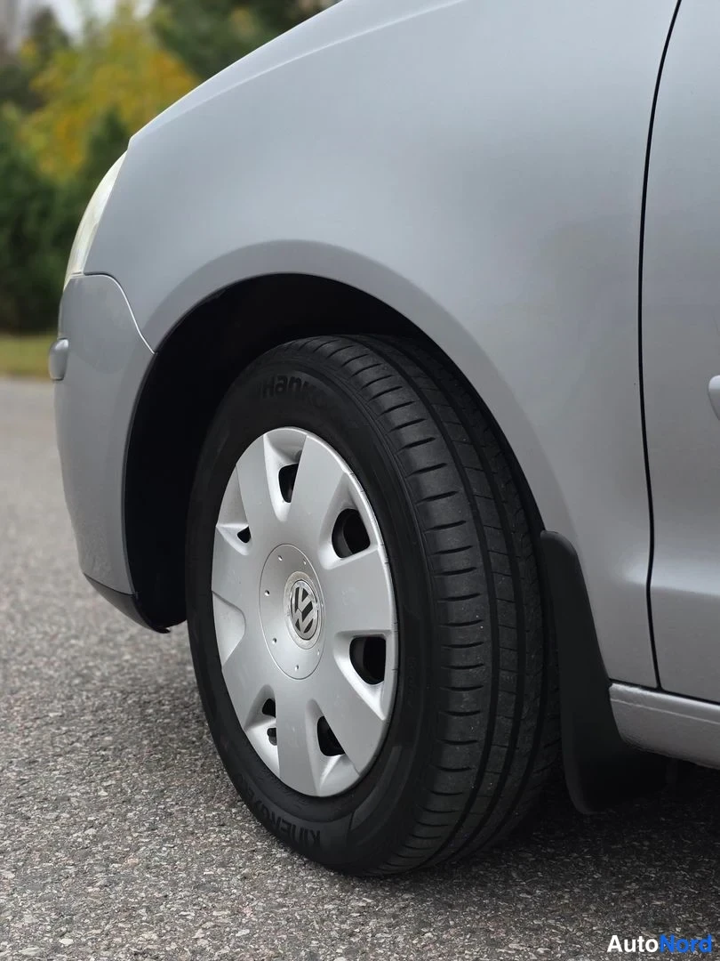 Harmaa Volkswagen Polo 2009, yksityiskohta, kuva 20