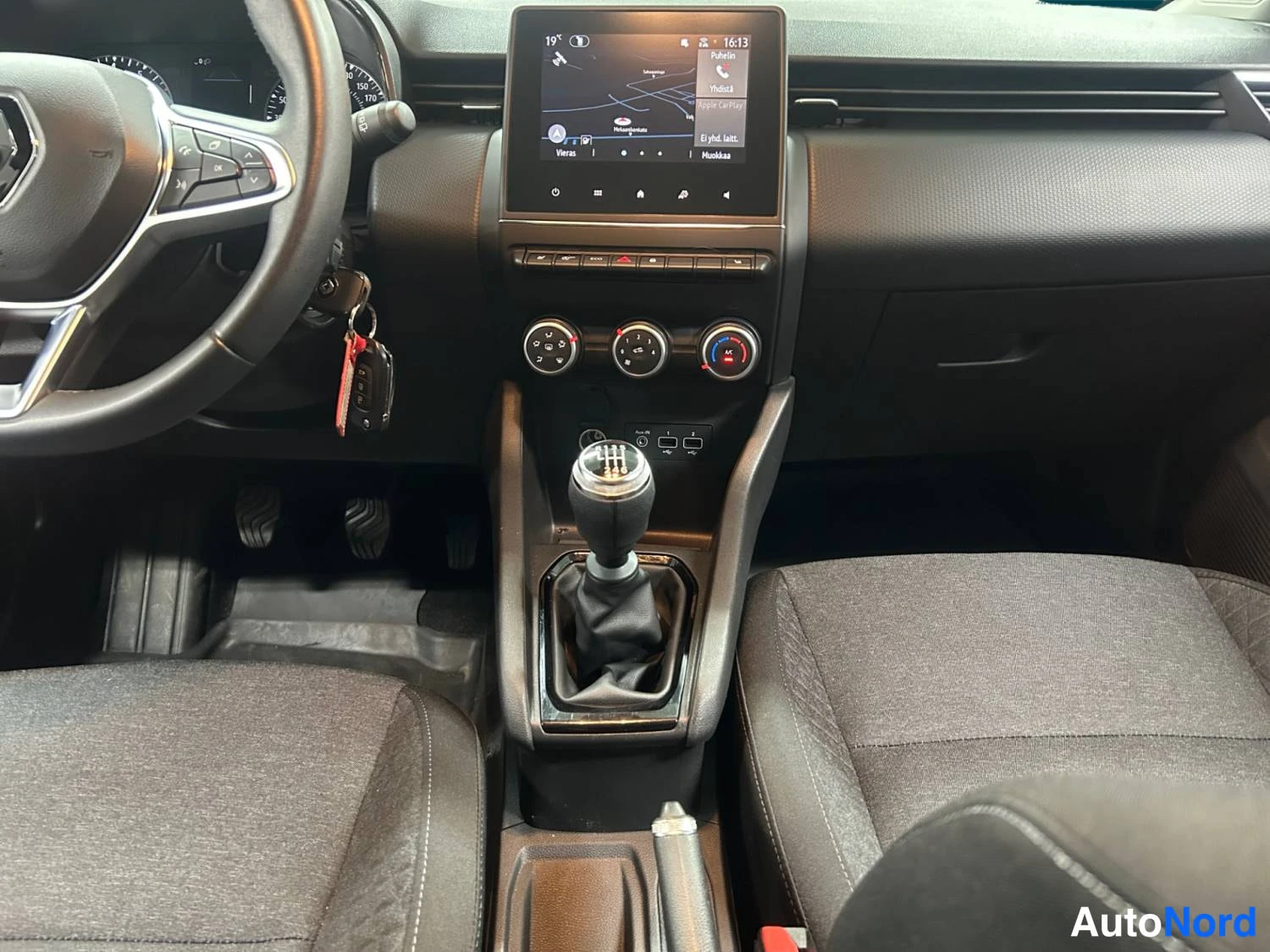 Sininen Renault Clio 2022, ohjaamo, kuva 11