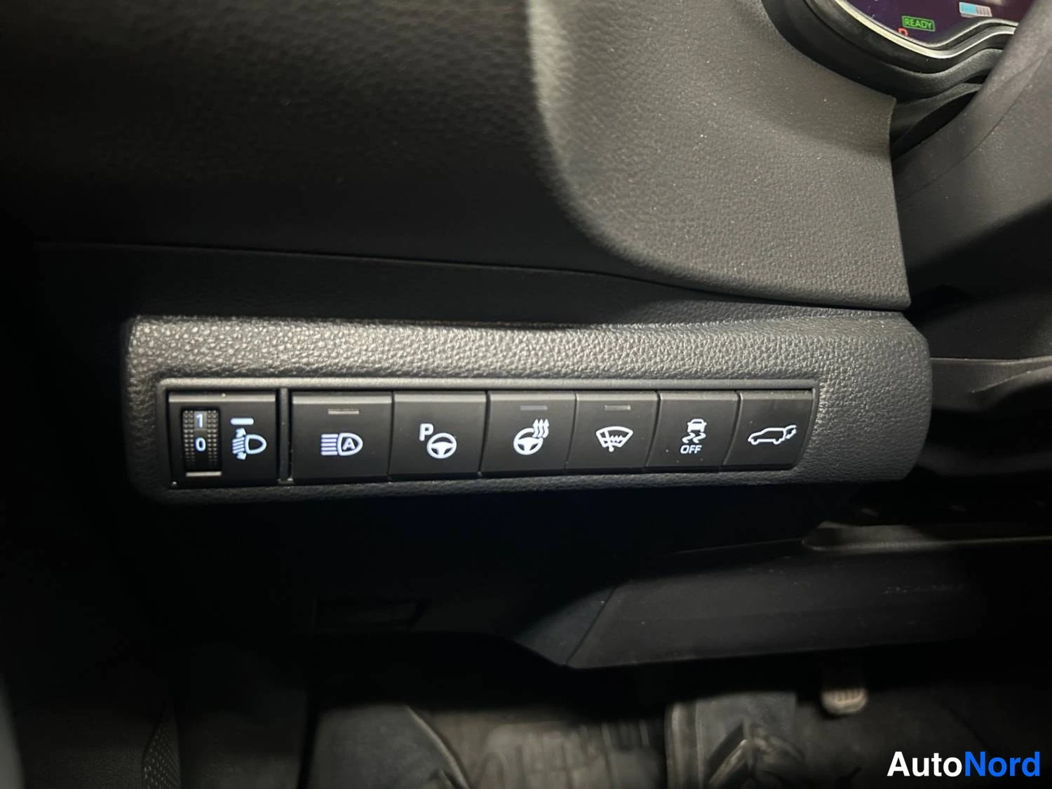Ruskea Toyota Corolla Touring 2020, yksityiskohta, kuva 21