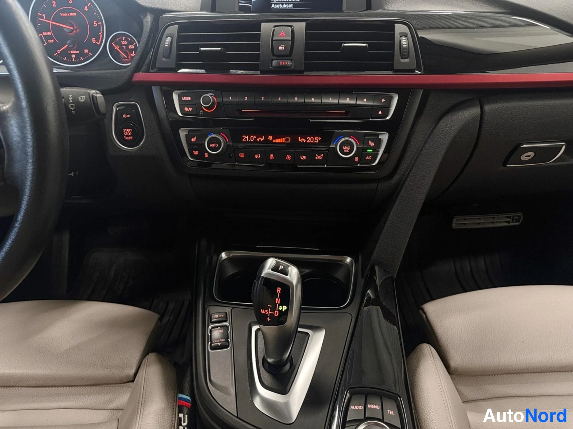 Sininen BMW 420d xDrive 2014, ohjaamo, kuva 9
