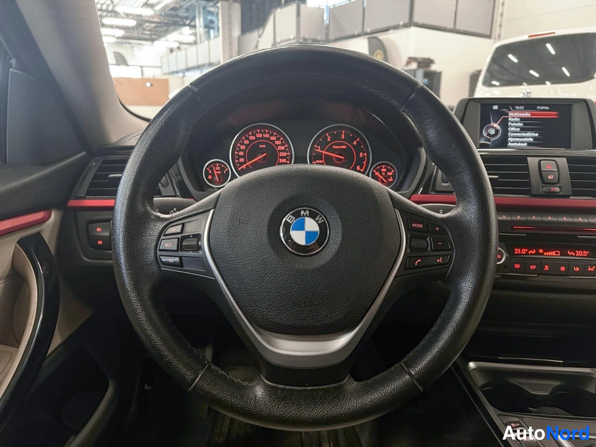 Sininen BMW 420d xDrive 2014, yksityiskohta, kuva 17