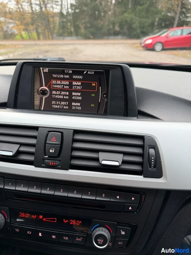 Musta BMW 316i 2013, yksityiskohta, kuva 23