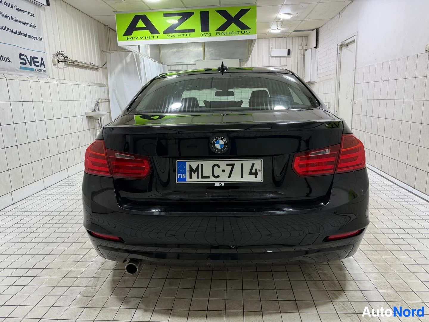 Musta BMW 316i 2013, takaa, kuva 11