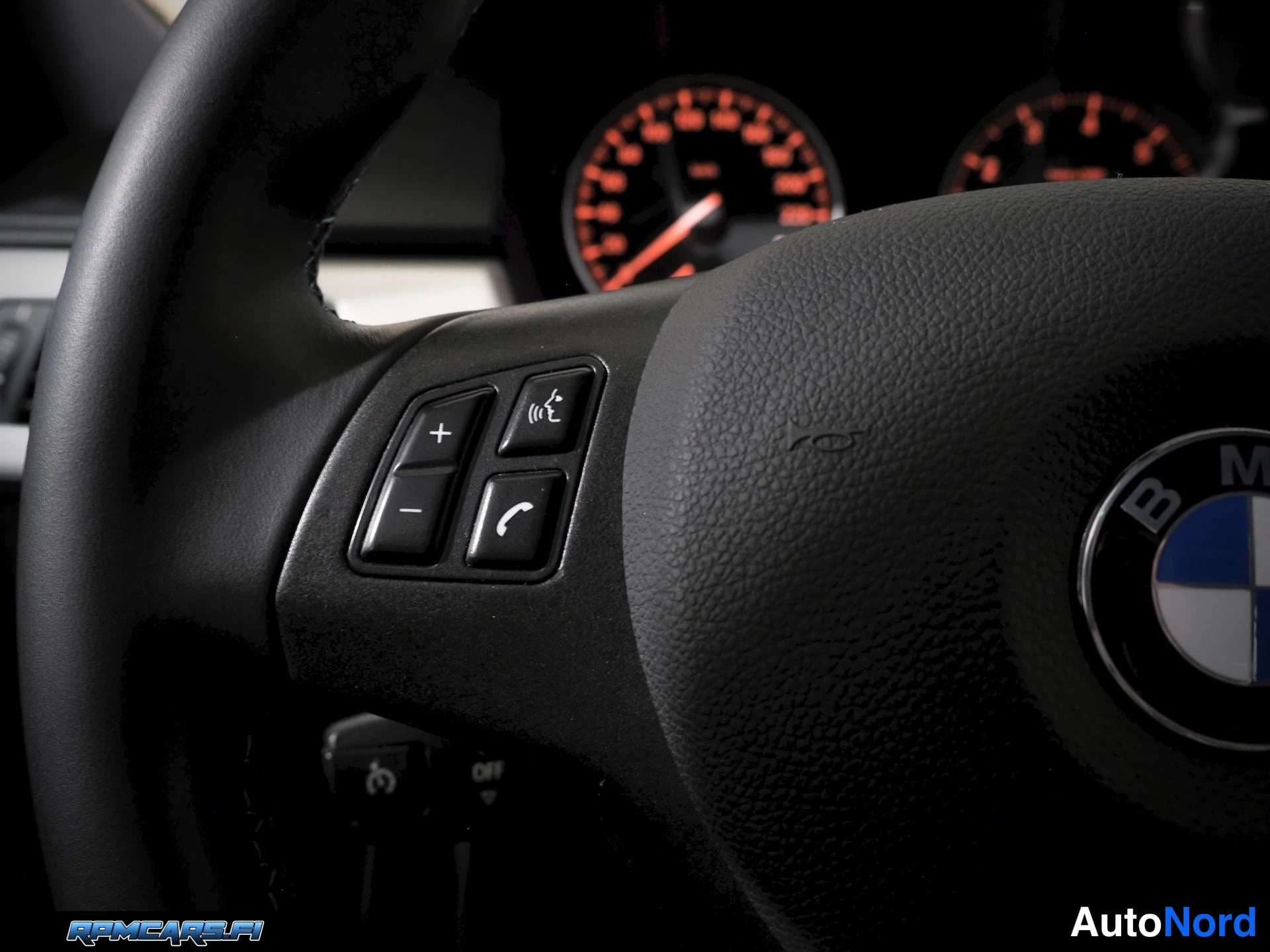 Valkoinen BMW 320i 2008, yksityiskohta, kuva 29