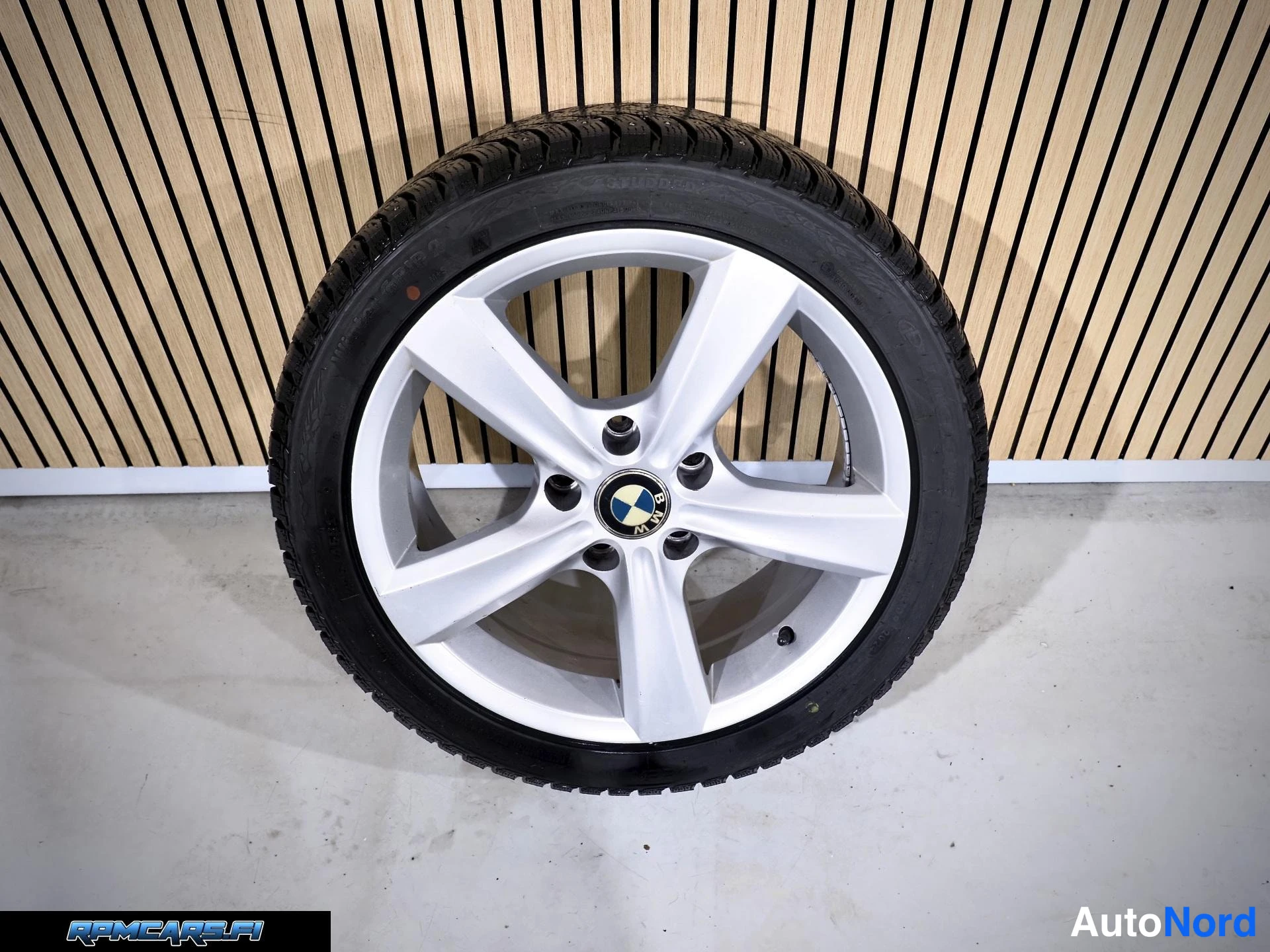 Valkoinen BMW 320i 2008, yksityiskohta, kuva 39