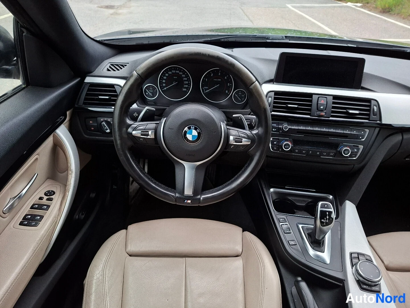 Harmaa BMW 335d xDrive 2015, ohjaamo, kuva 12