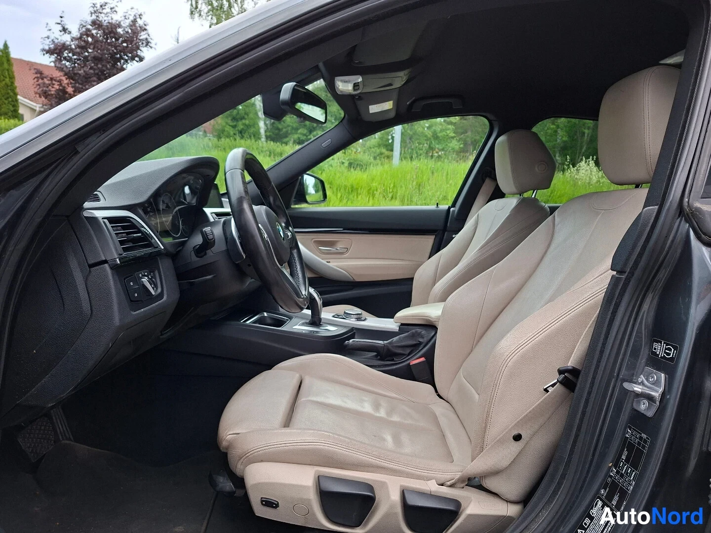 Harmaa BMW 335d xDrive 2015, etuistuimet, kuva 14