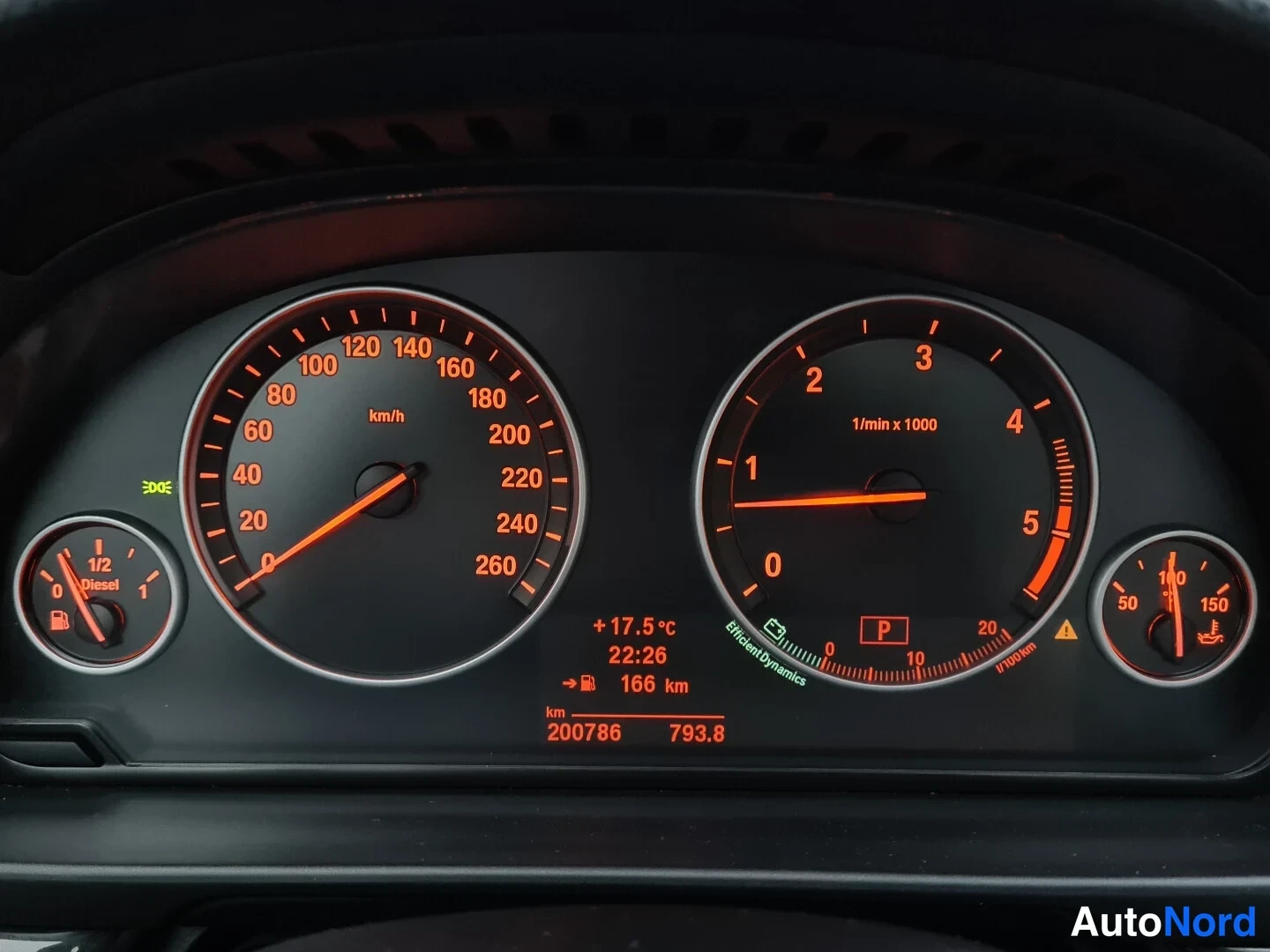 Ruskea BMW 525d 2010, yksityiskohta, kuva 18