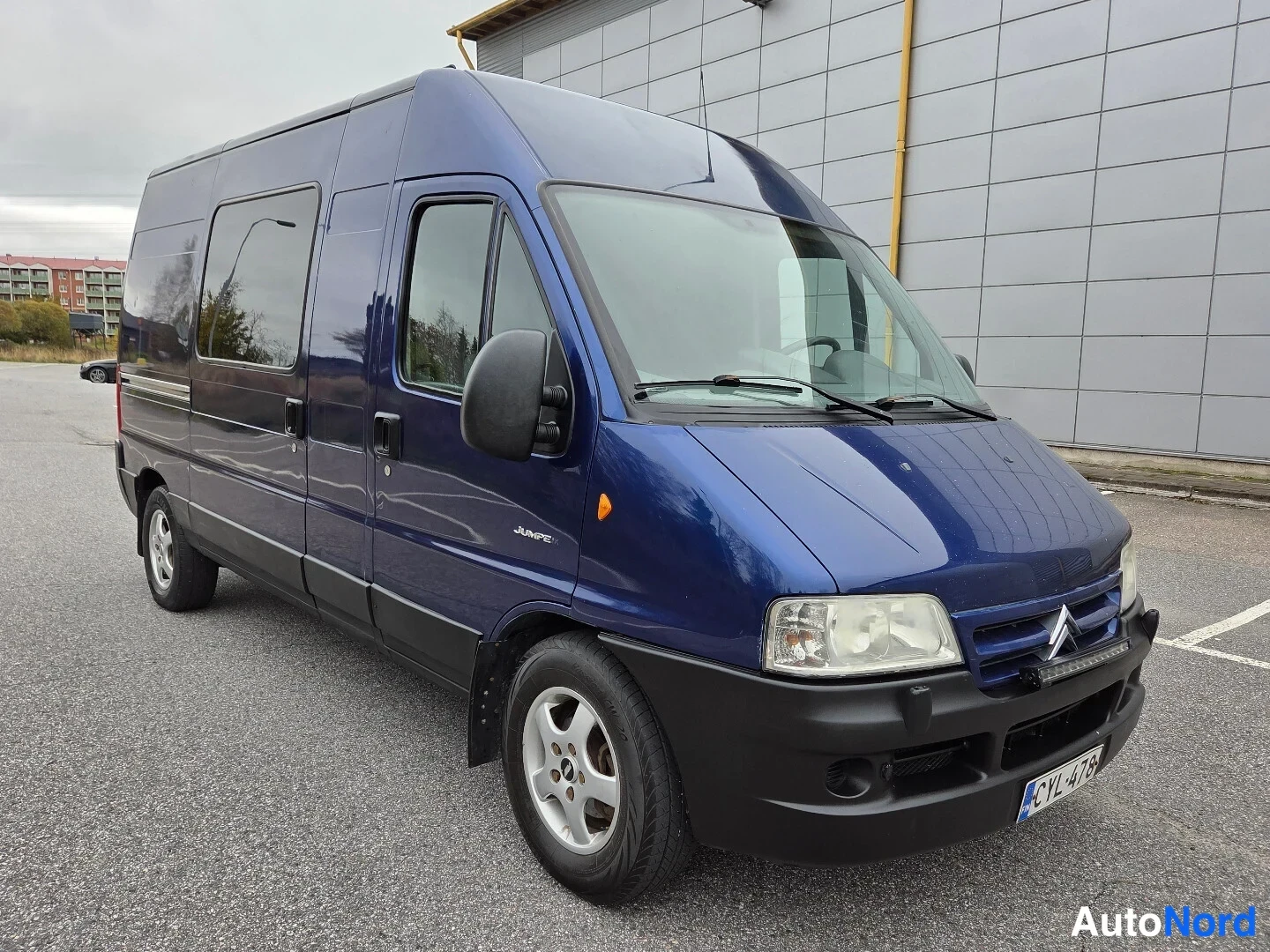 Sininen Citroen Jumper 2005, etuviisto, keula oikealle, kuva 2