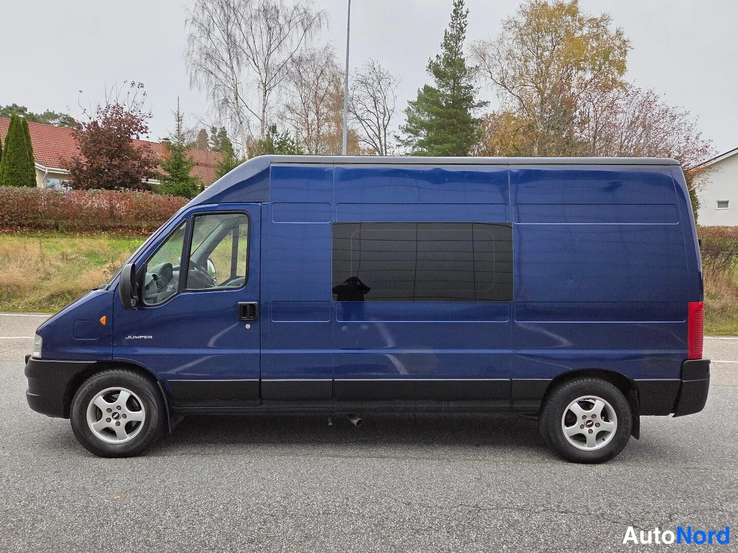 Sininen Citroen Jumper 2005, sivulta, kuva 5