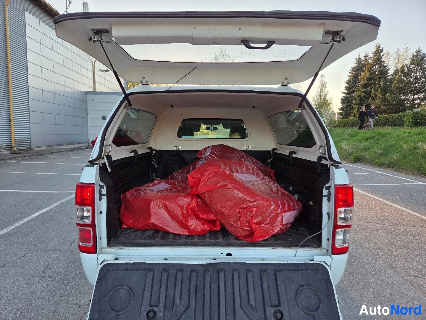 Valkoinen Ford Ranger 2013, tavaratila, kuva 16