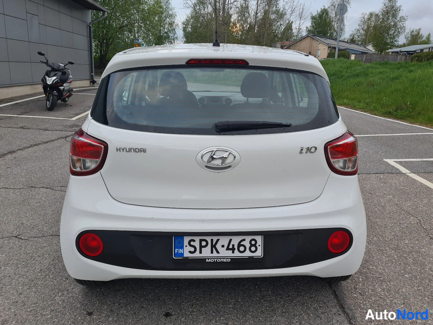 Valkoinen Hyundai i10 2018, takaa, kuva 8