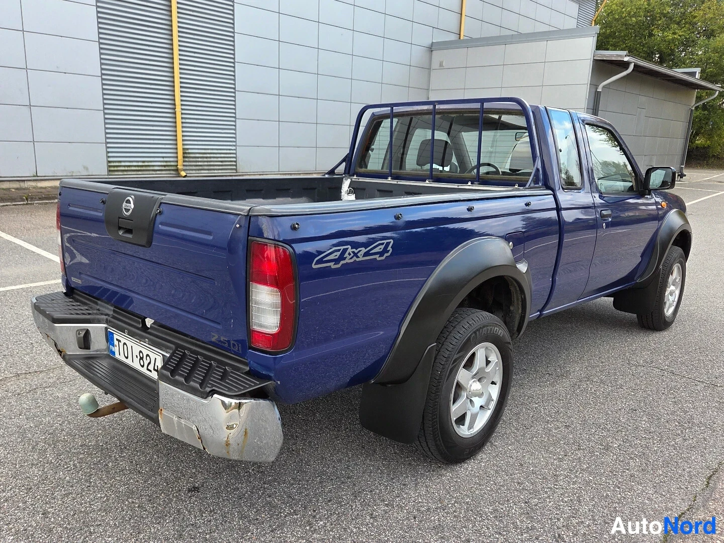 Sininen Nissan King Cab 2006, takaviisto, kuva 7