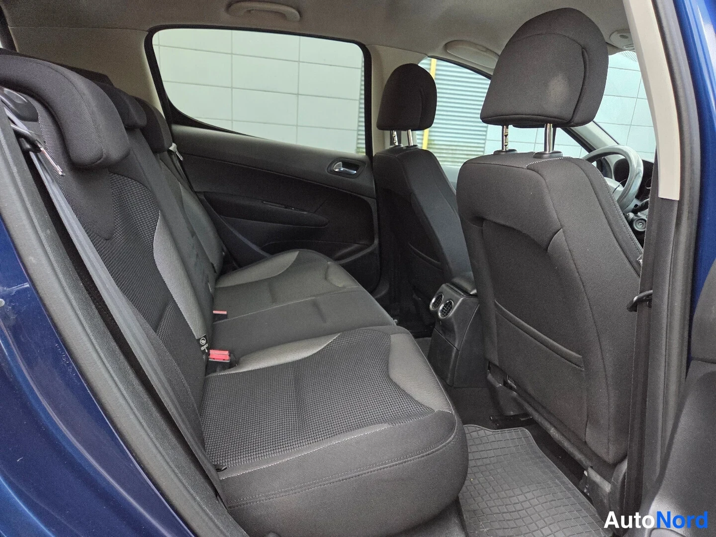 Sininen Peugeot 308 2009, takaistuimet, kuva 16