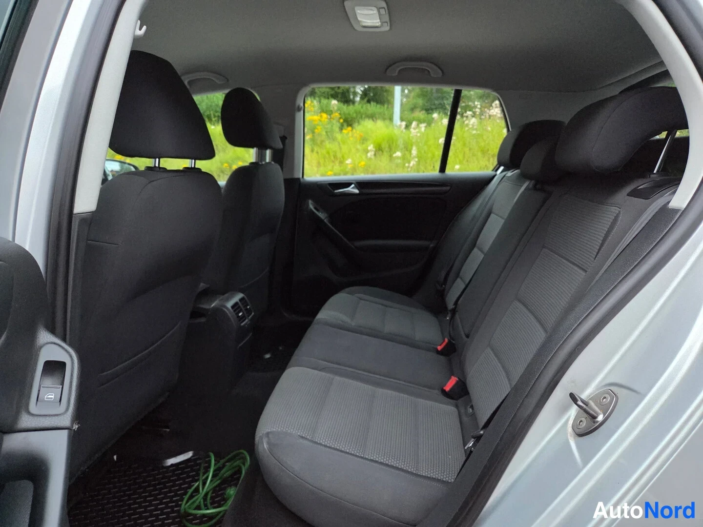 Hopea Volkswagen Golf 2011, takaistuimet, kuva 15