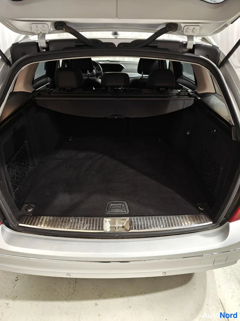Harmaa Mercedes-Benz C 200 CDI 2011, tavaratila, kuva 14