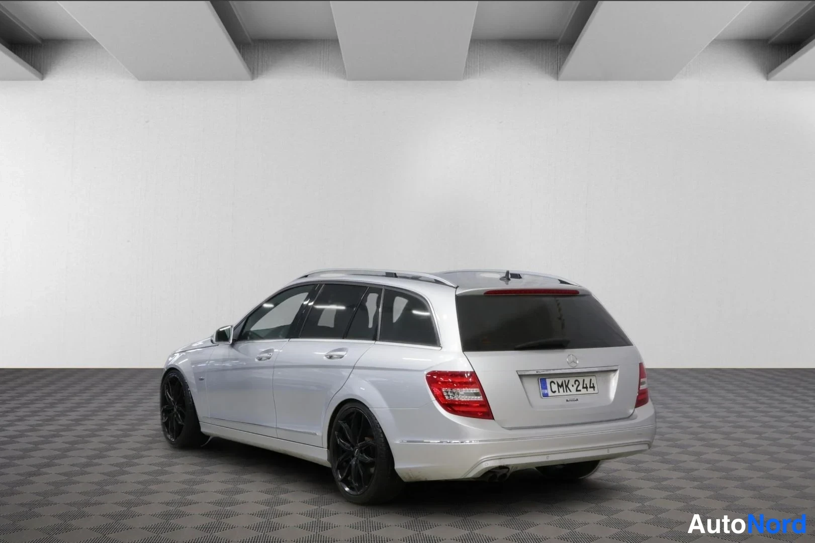 Harmaa Mercedes-Benz C 200 CDI 2011, takaviisto, kuva 6