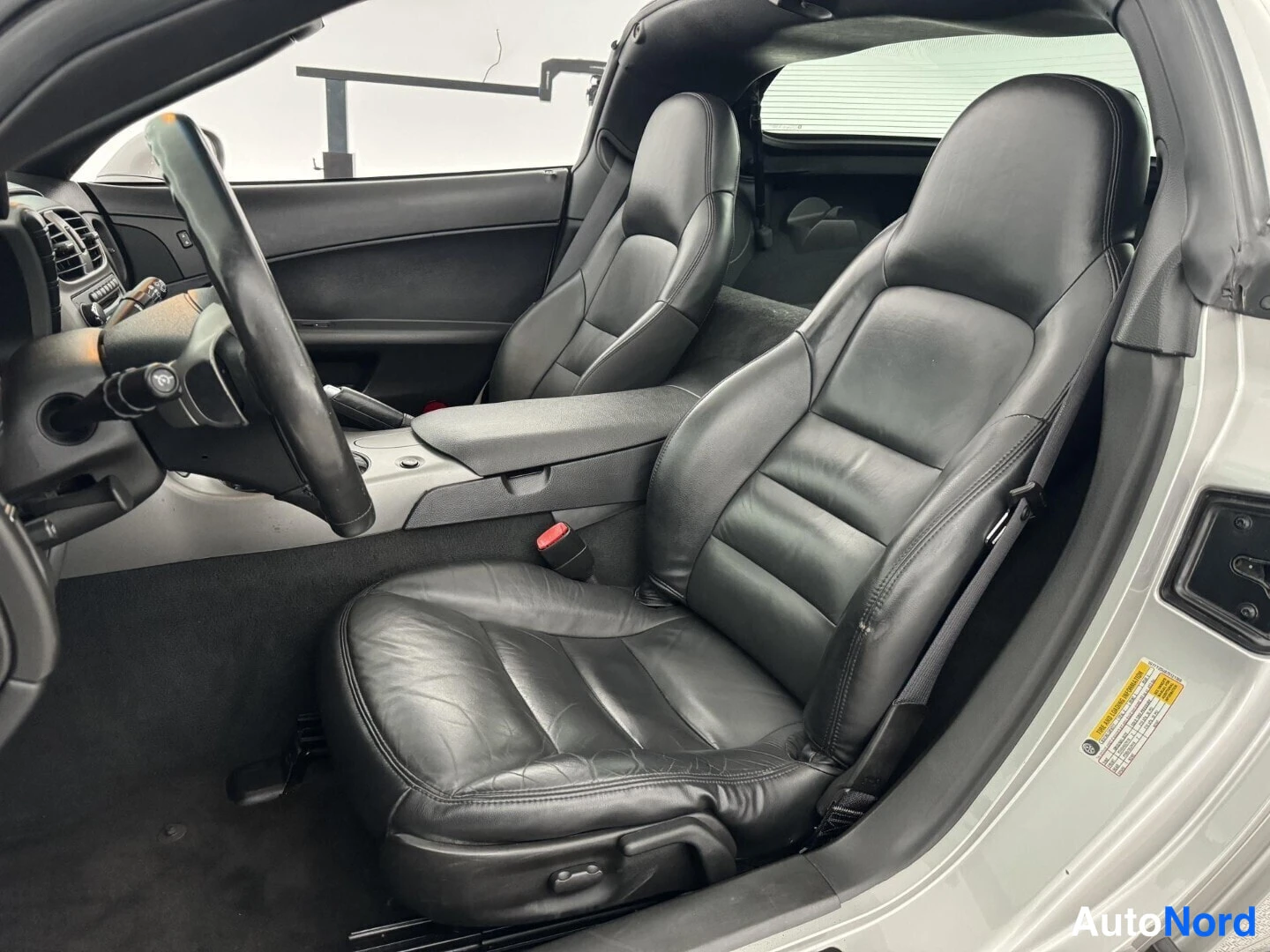 Harmaa Chevrolet Corvette C6 2007, etuistuimet, kuva 24