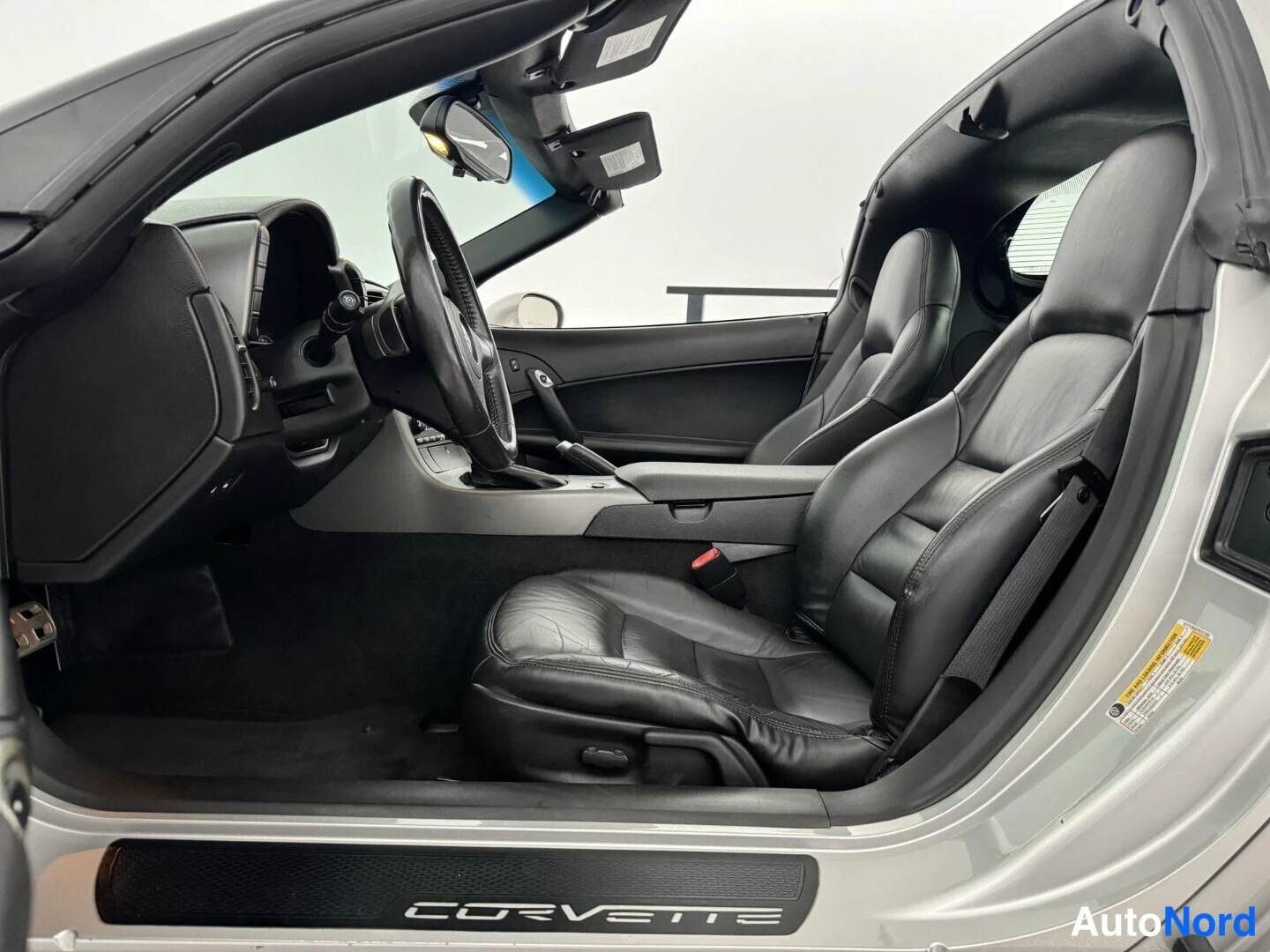 Harmaa Chevrolet Corvette C6 2007, ohjaamo, kuva 20