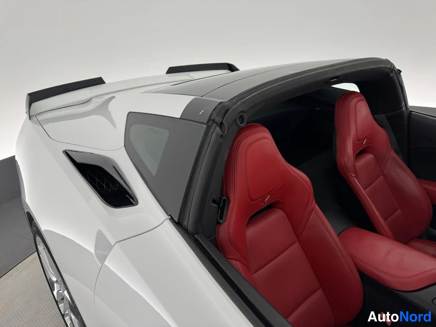 Valkoinen Chevrolet Corvette C7 2014, takaviisto, kuva 10