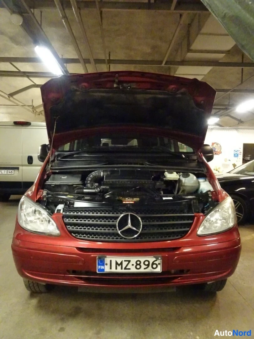 Punainen Mercedes-Benz Vito 115 CDI 2008, edestä, kuva 8