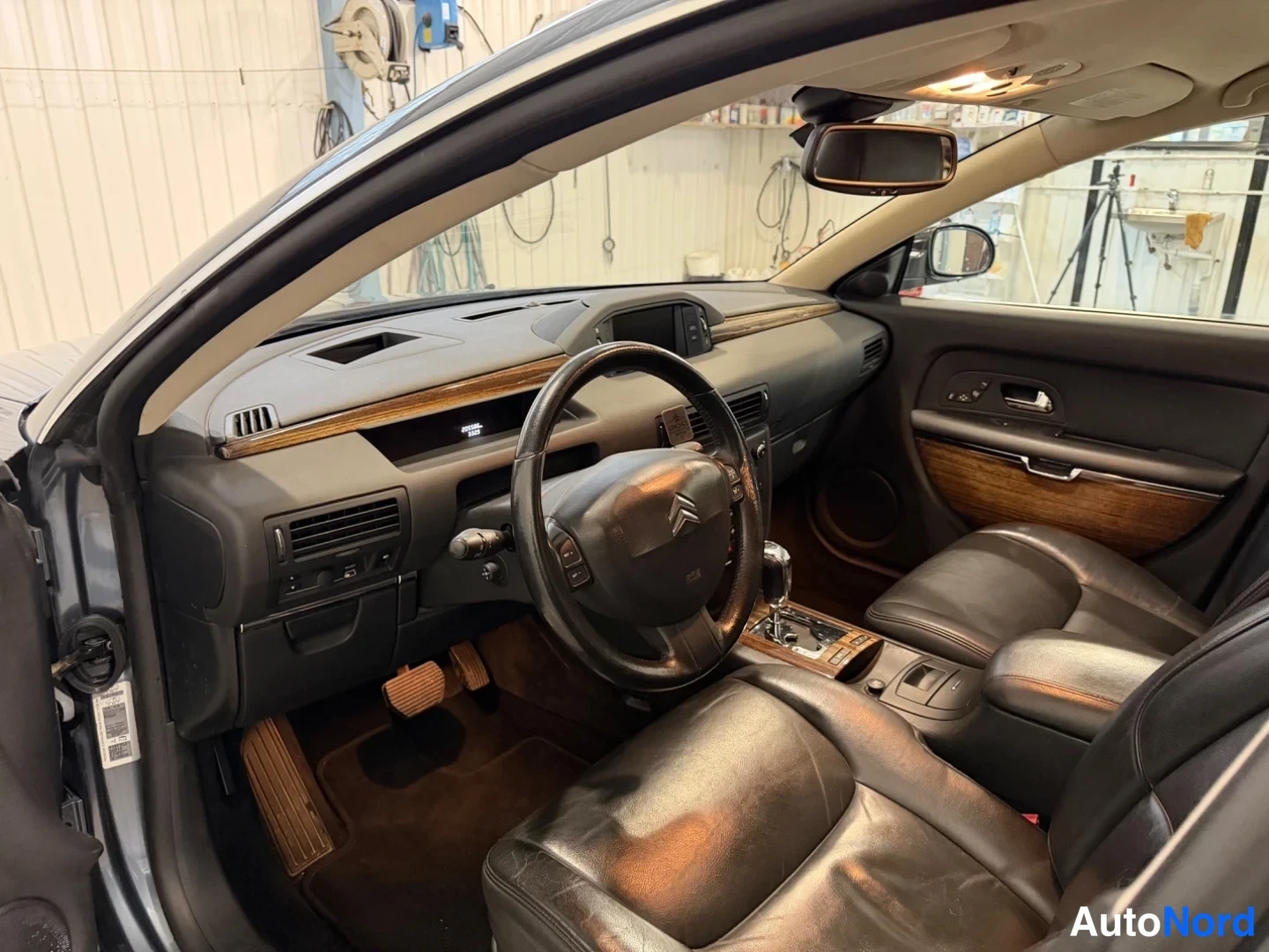Harmaa Citroen C6 2010, ohjaamo, kuva 7
