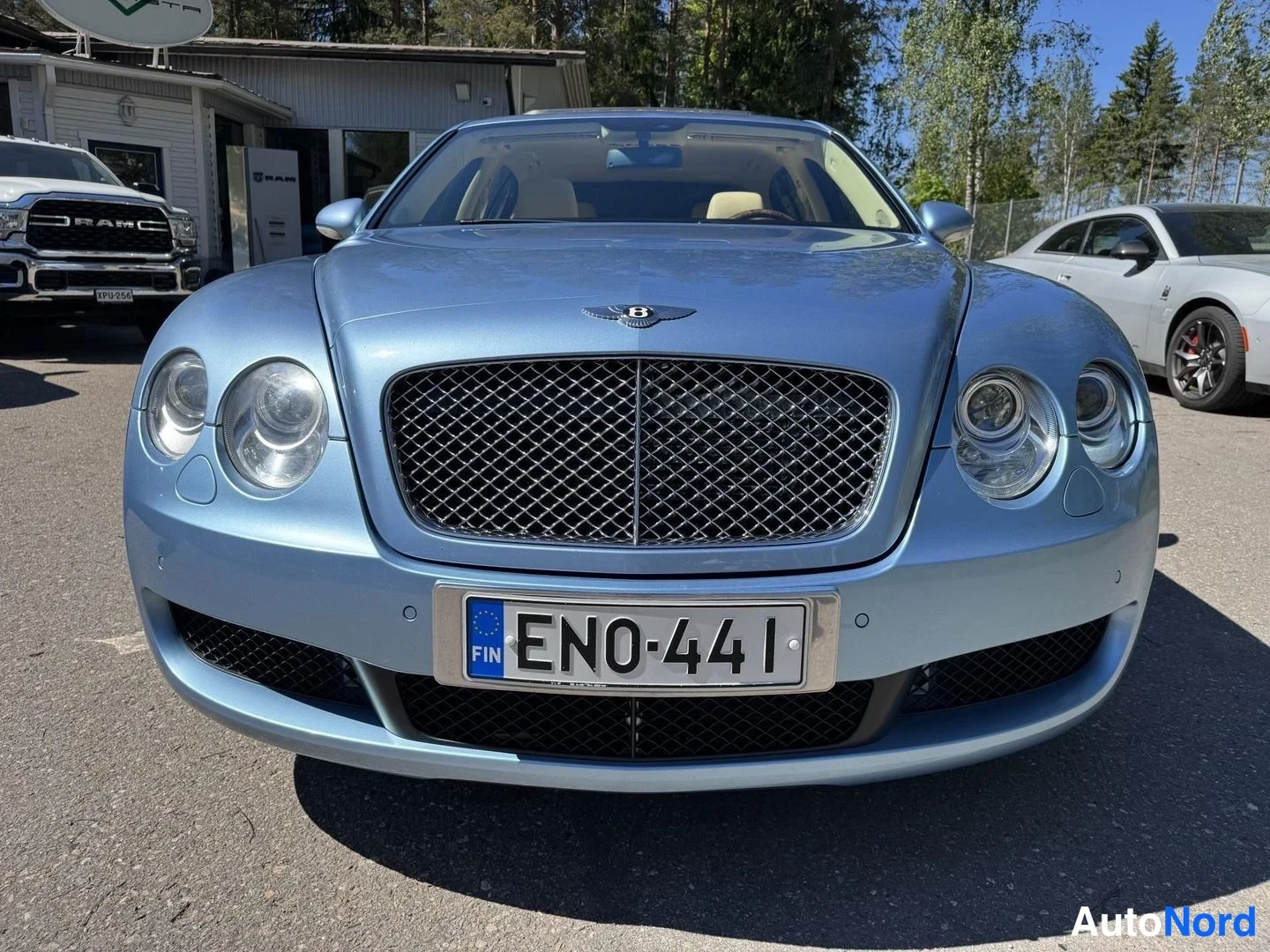 Sininen Bentley Continental Flying Spur 2006, edestä, kuva 3