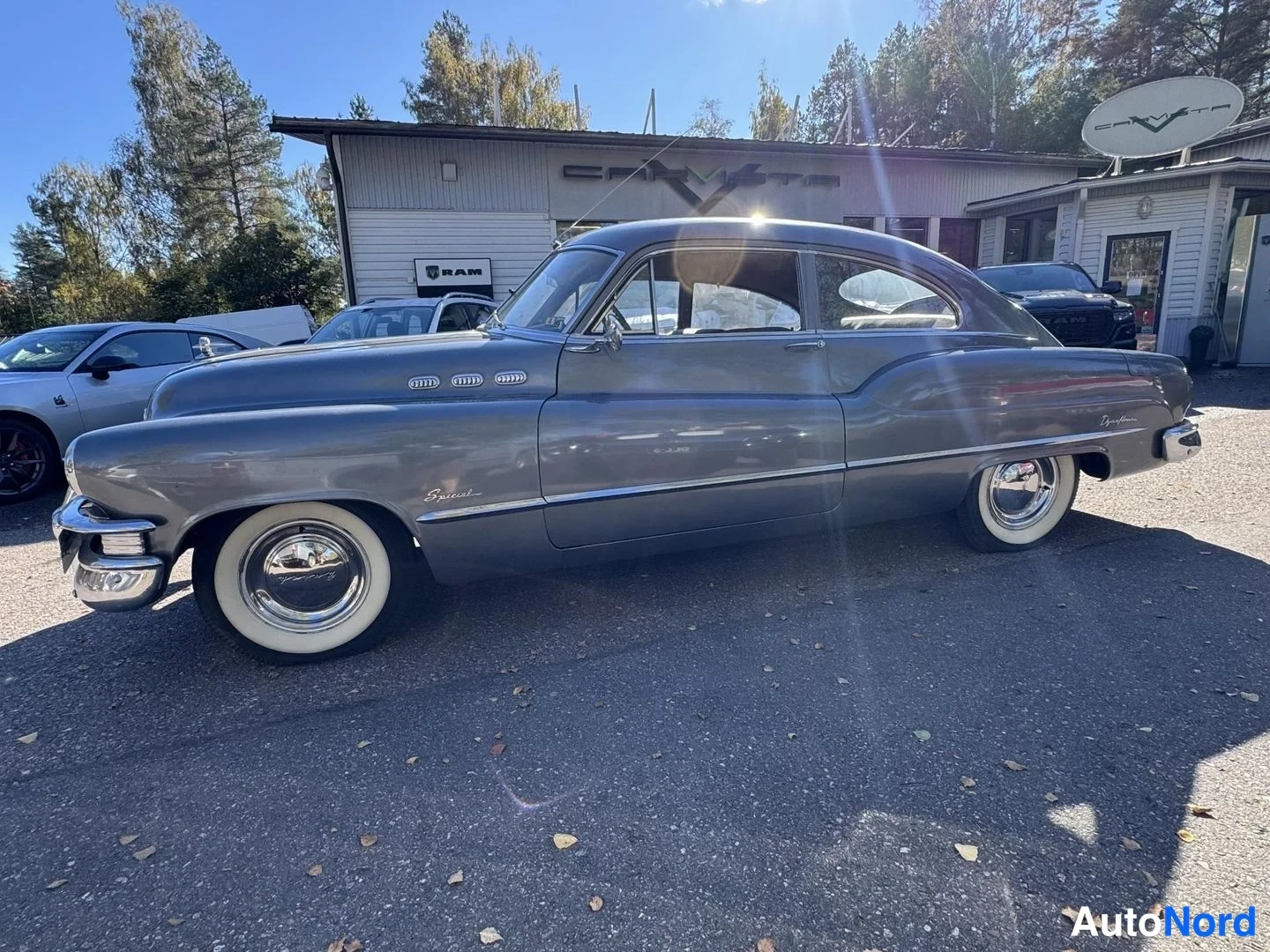 Harmaa Buick Special 1950, sivulta, kuva 4