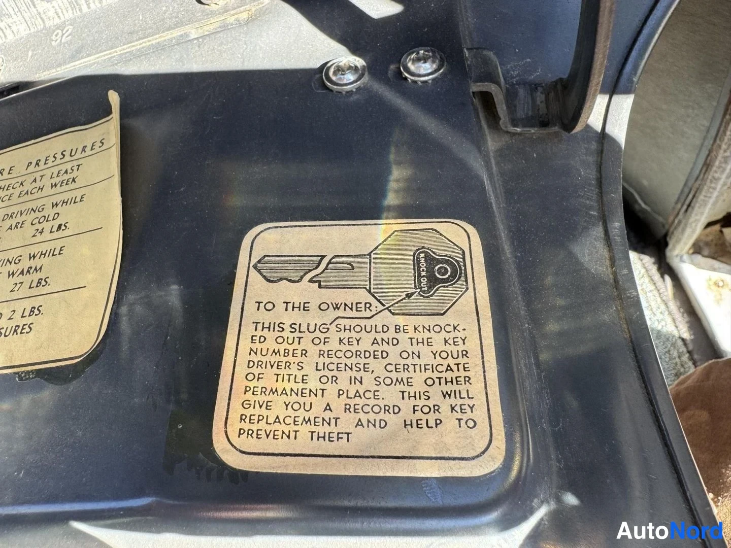 Harmaa Buick Special 1950, yksityiskohta, kuva 28