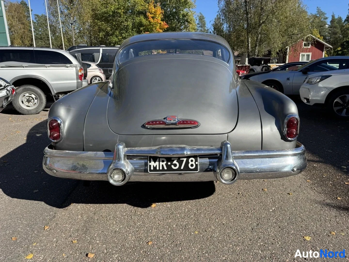 Harmaa Buick Special 1950, takaa, kuva 8