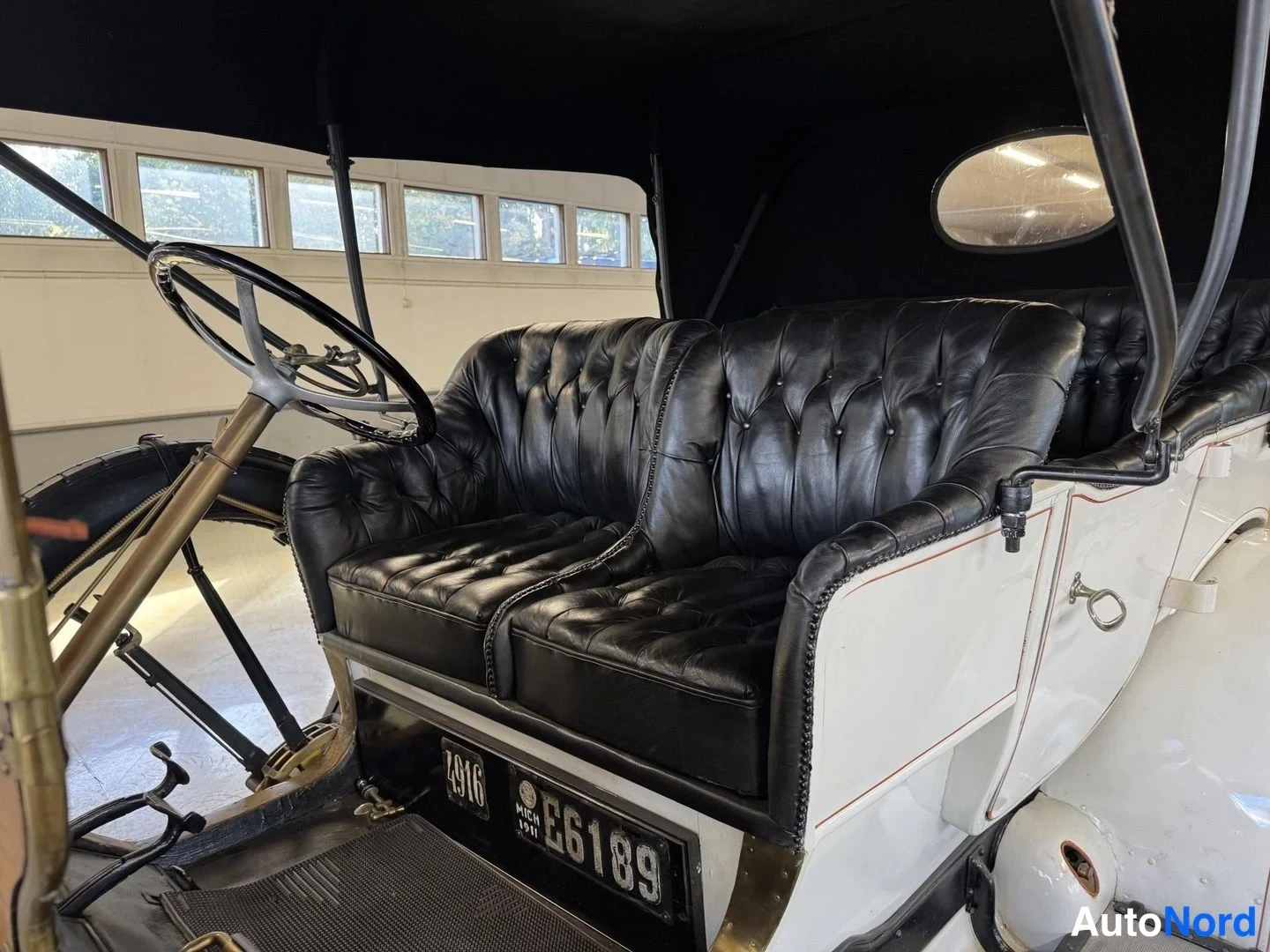 Valkoinen Cadillac La Salle 1911, ohjaamo, kuva 13