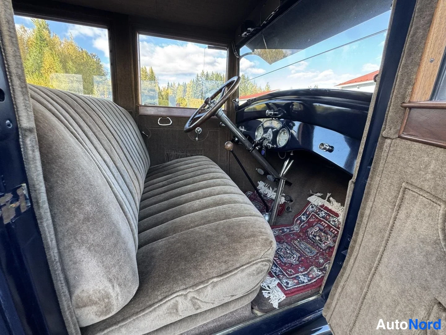 Sininen Cadillac Sedan 1924, ohjaamo, kuva 14