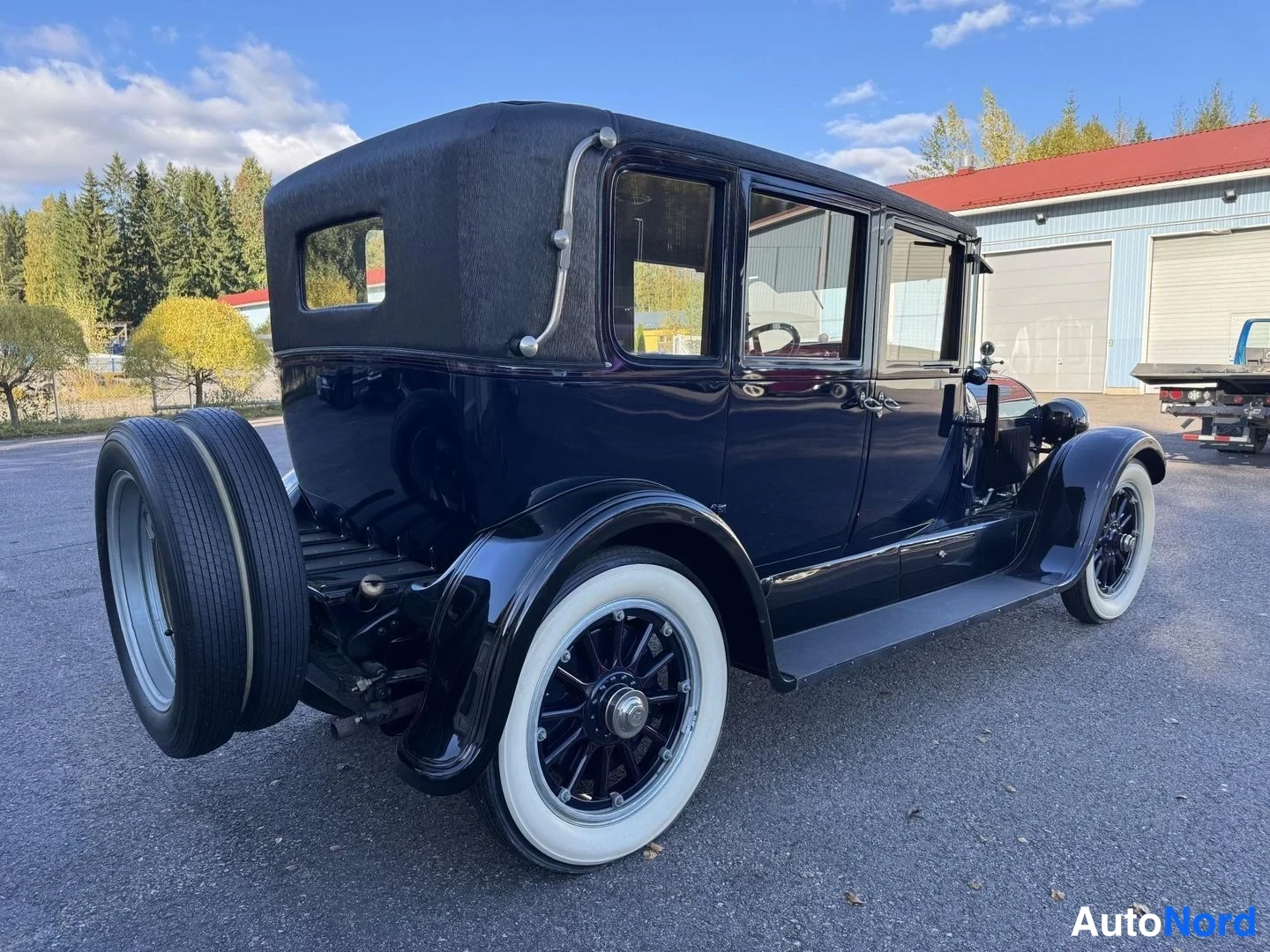 Sininen Cadillac Sedan 1924, takaviisto, kuva 7