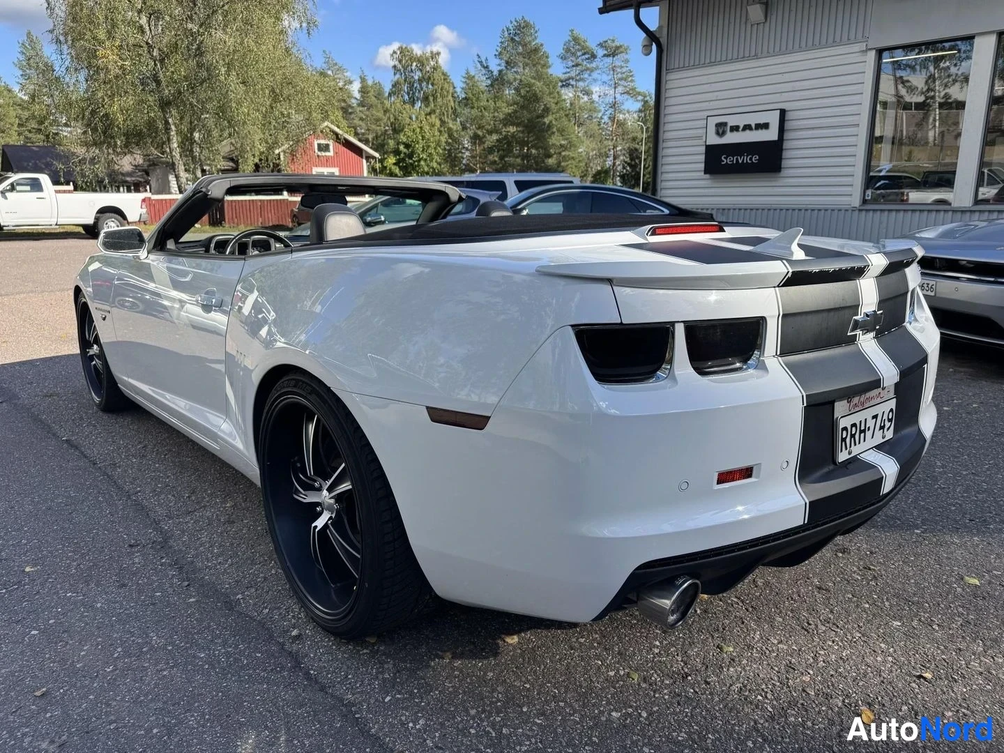 Valkoinen Chevrolet Camaro 2011, takaviisto, kuva 7