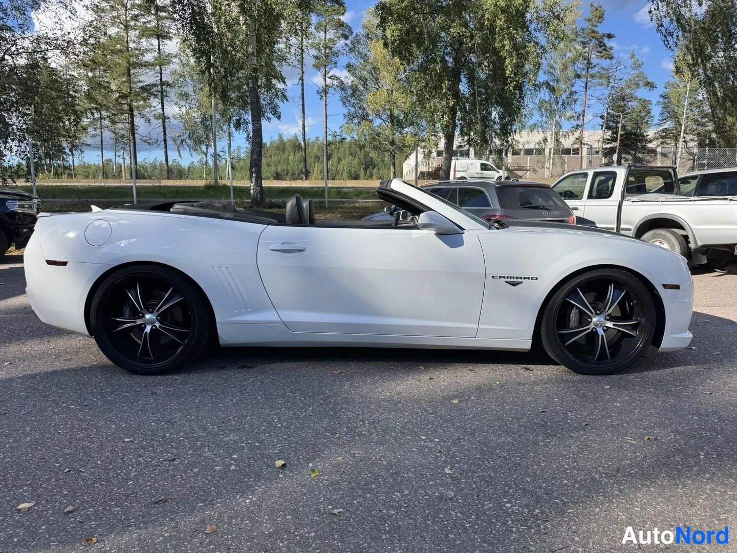Valkoinen Chevrolet Camaro 2011, sivulta, kuva 6